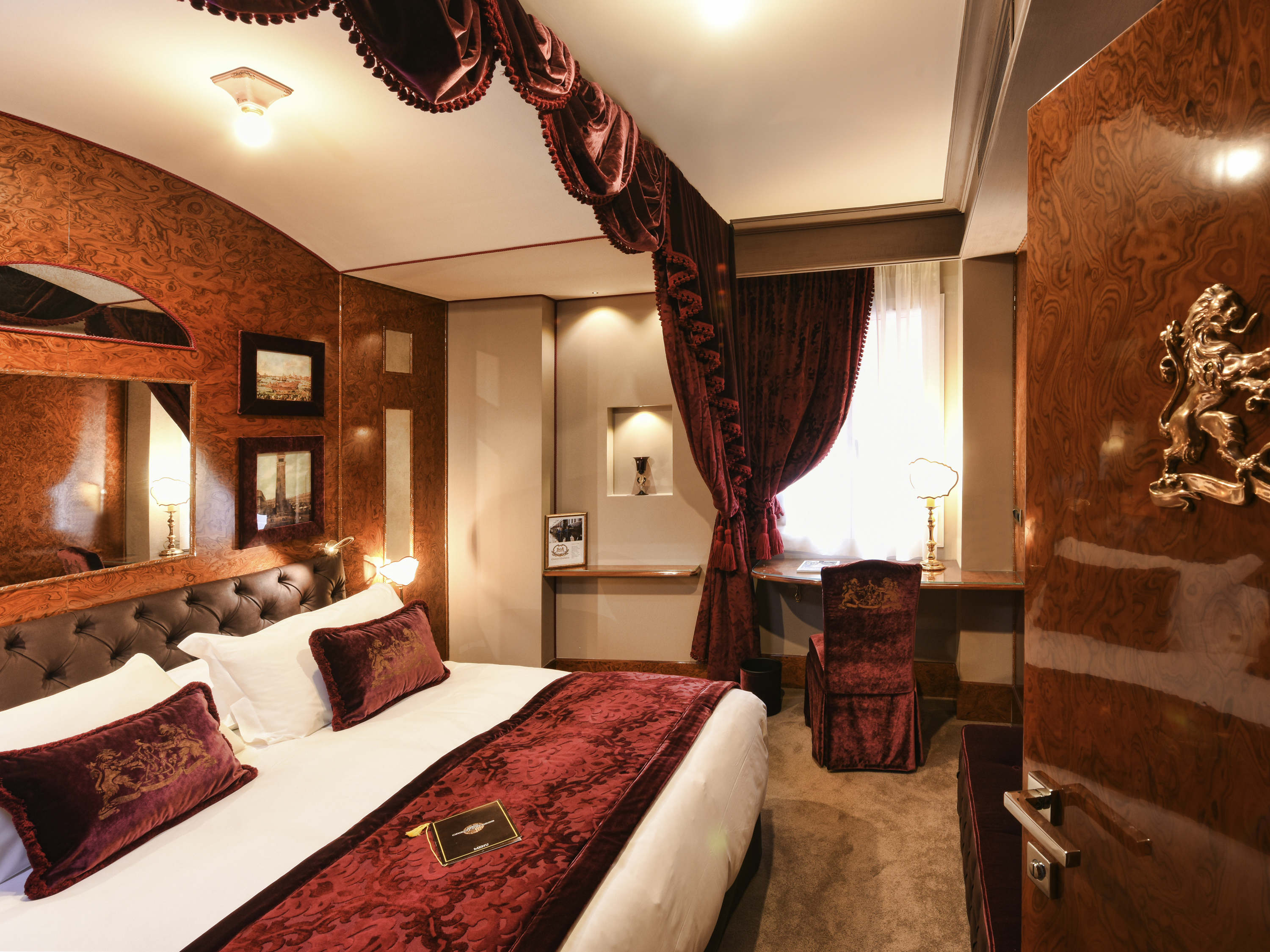 Double or Twin Superior King Bed