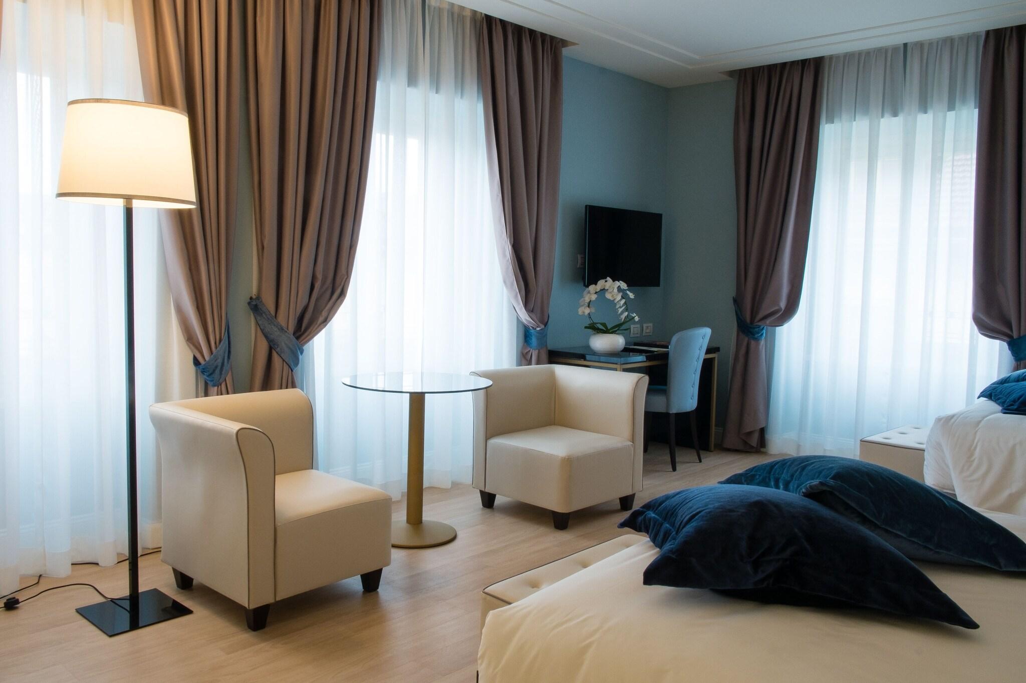 Quadruple Two Queen Beds