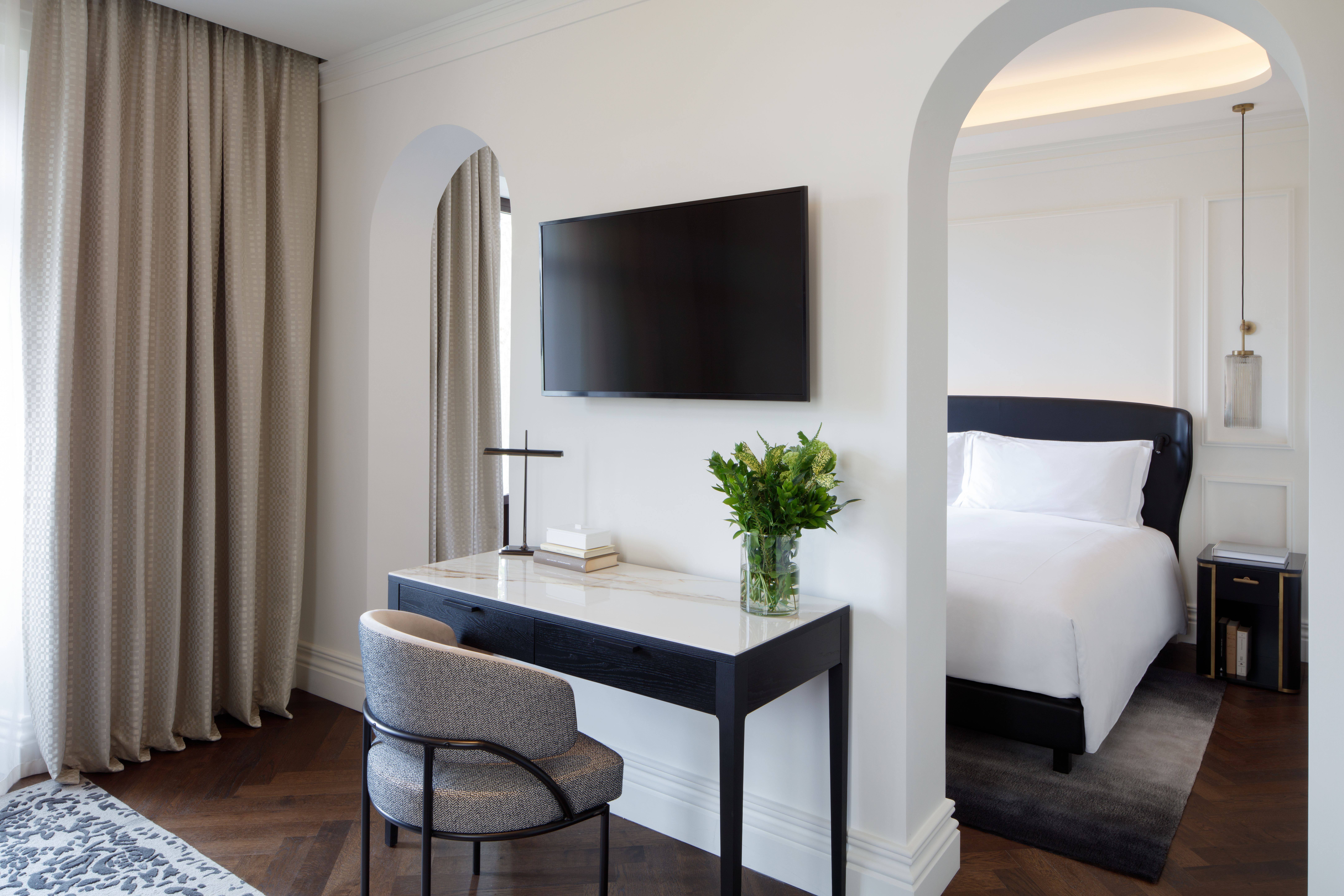 Junior Suite King Size Bed