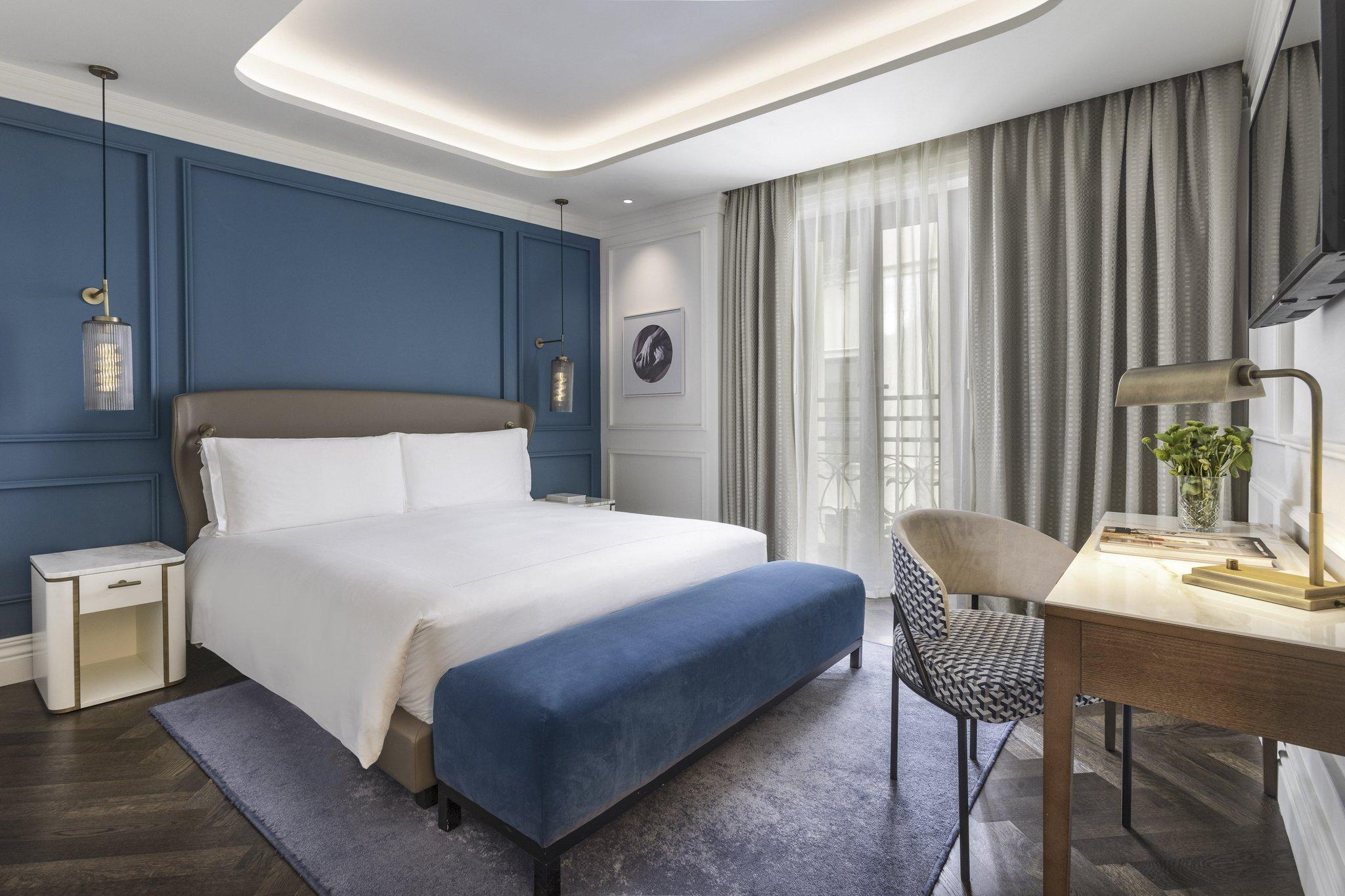 Double Classic City View