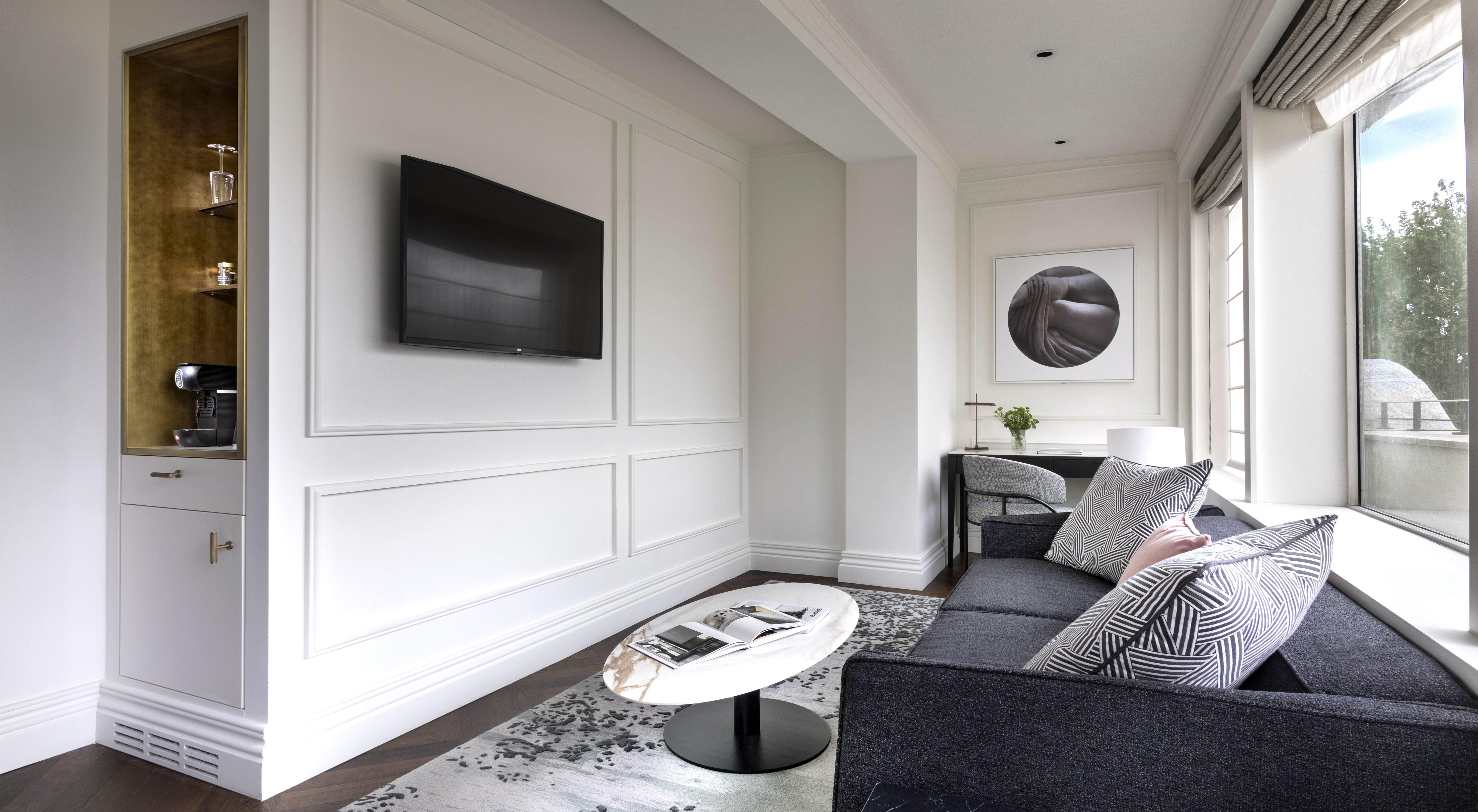 Suite with Balcony with Views