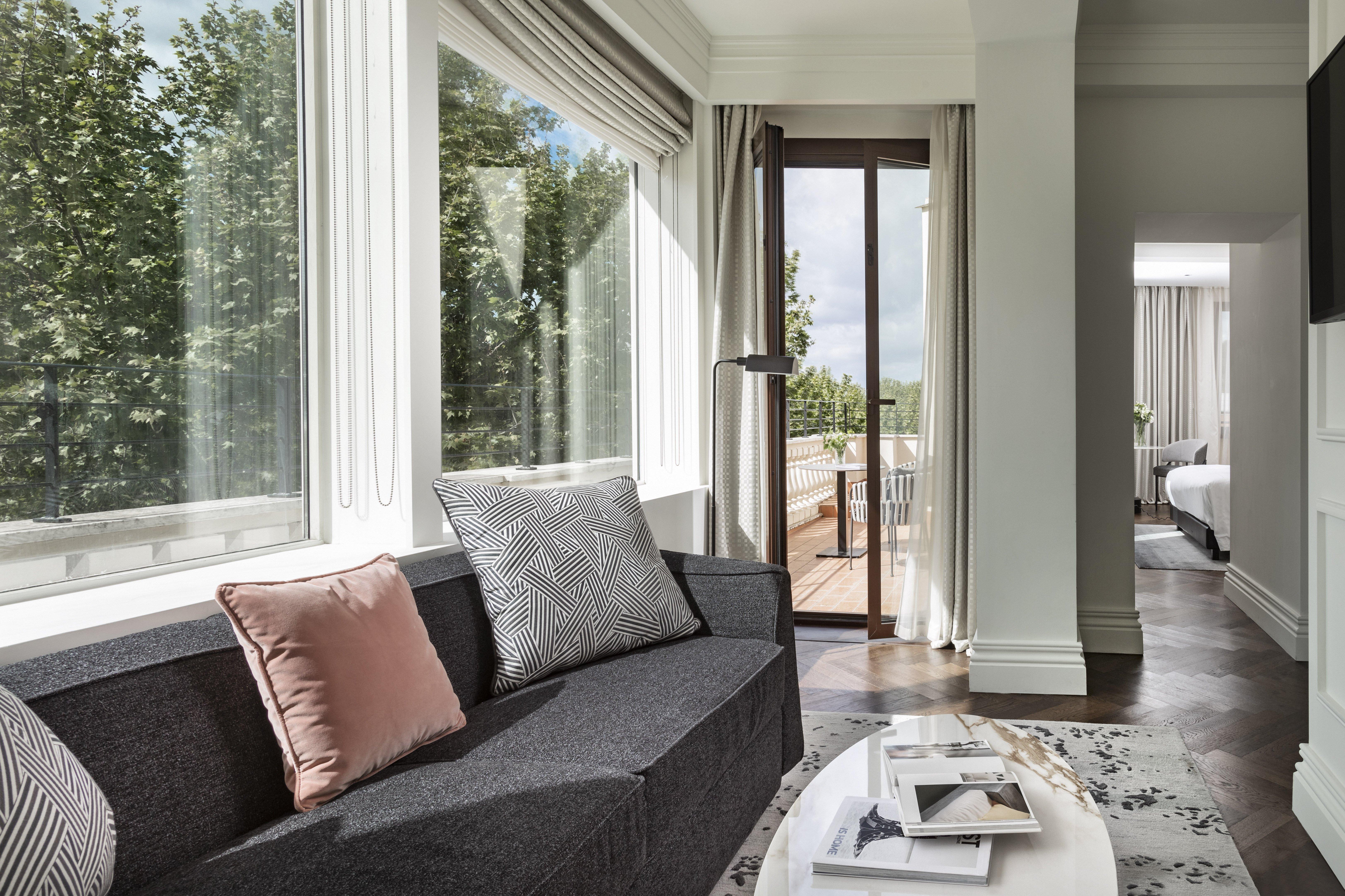 Suite with Balcony with Views