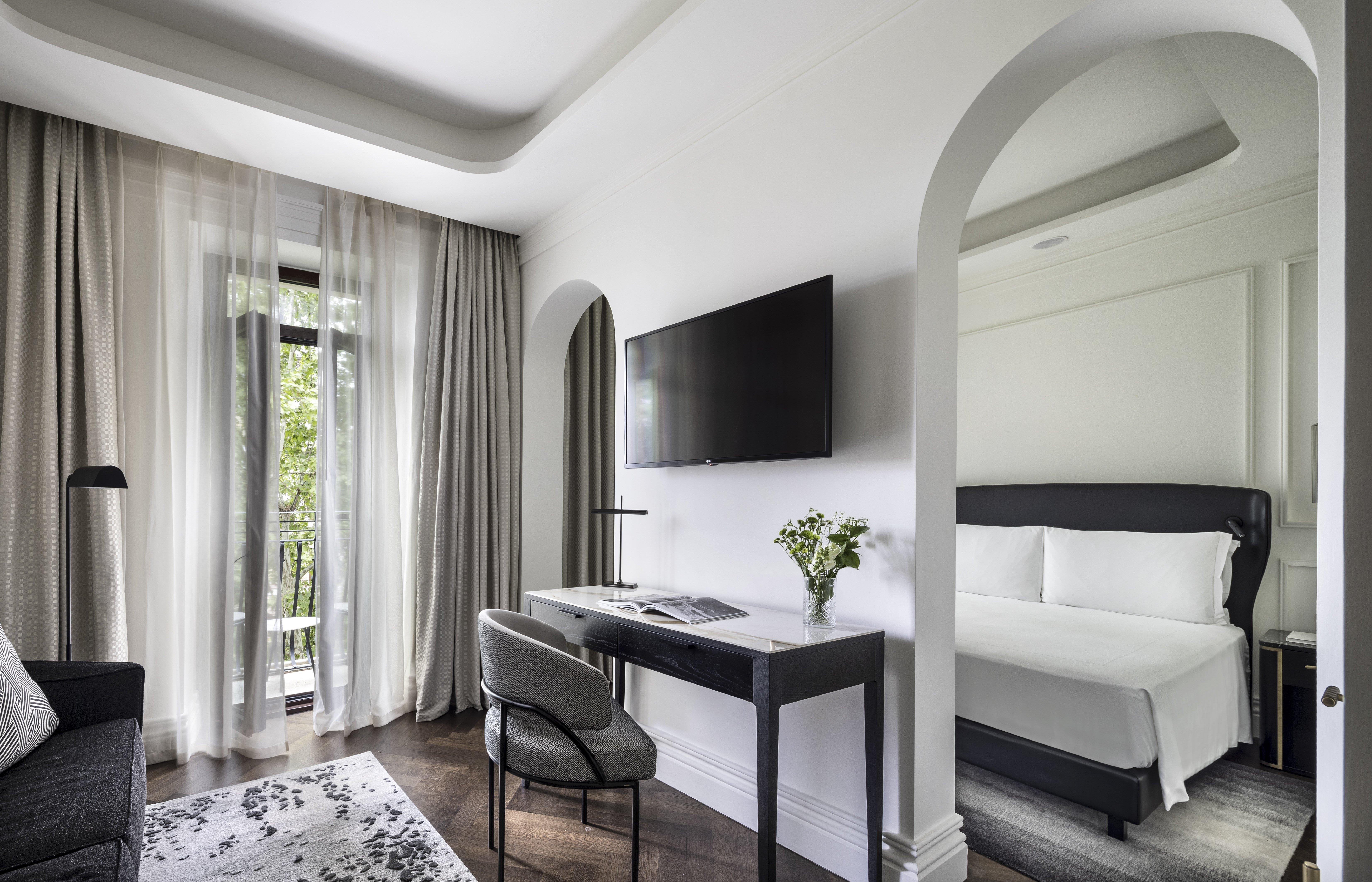 Junior Suite with Balcony with Views