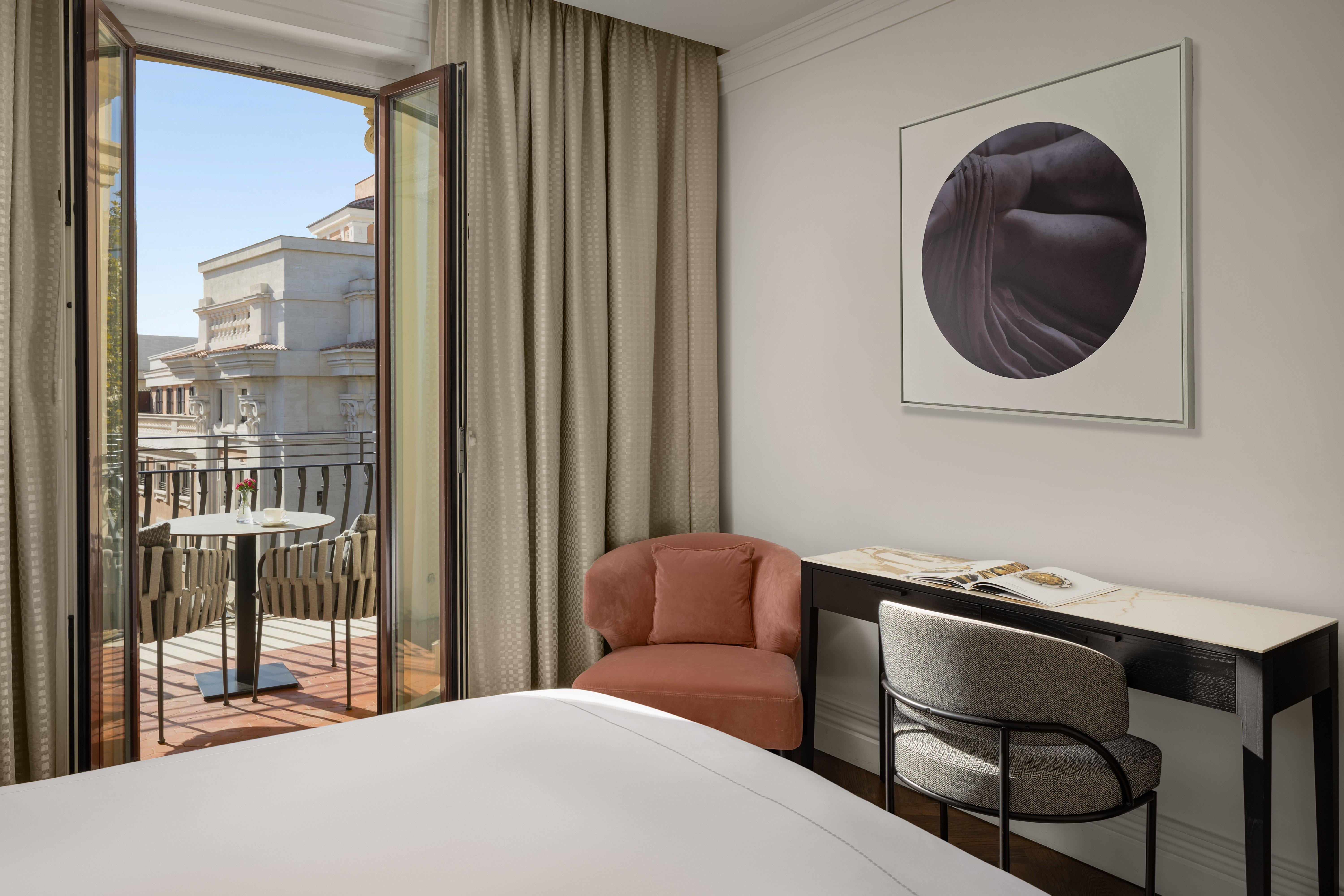 Junior Suite with Balcony with Views