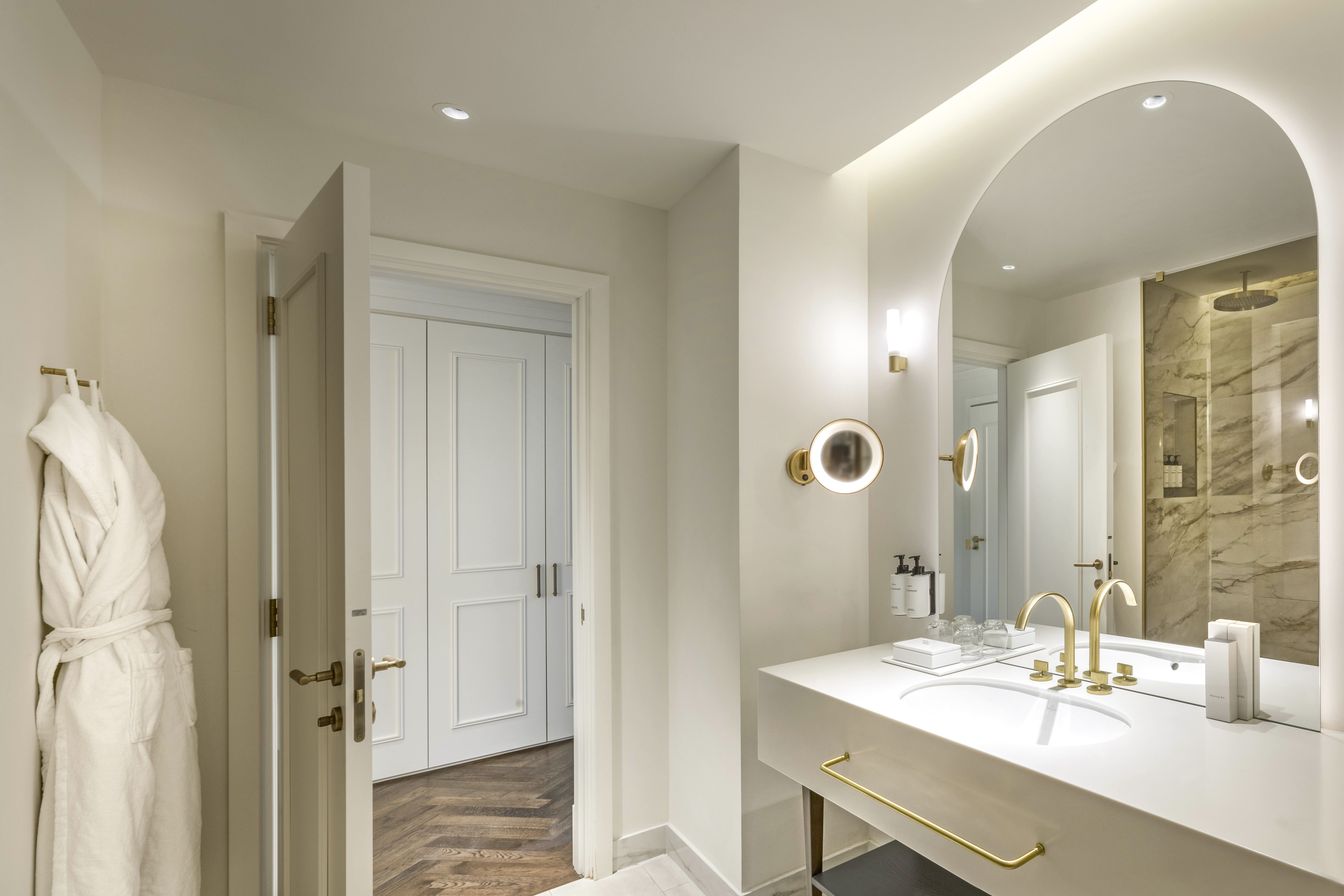 Junior Suite with Balcony with Views