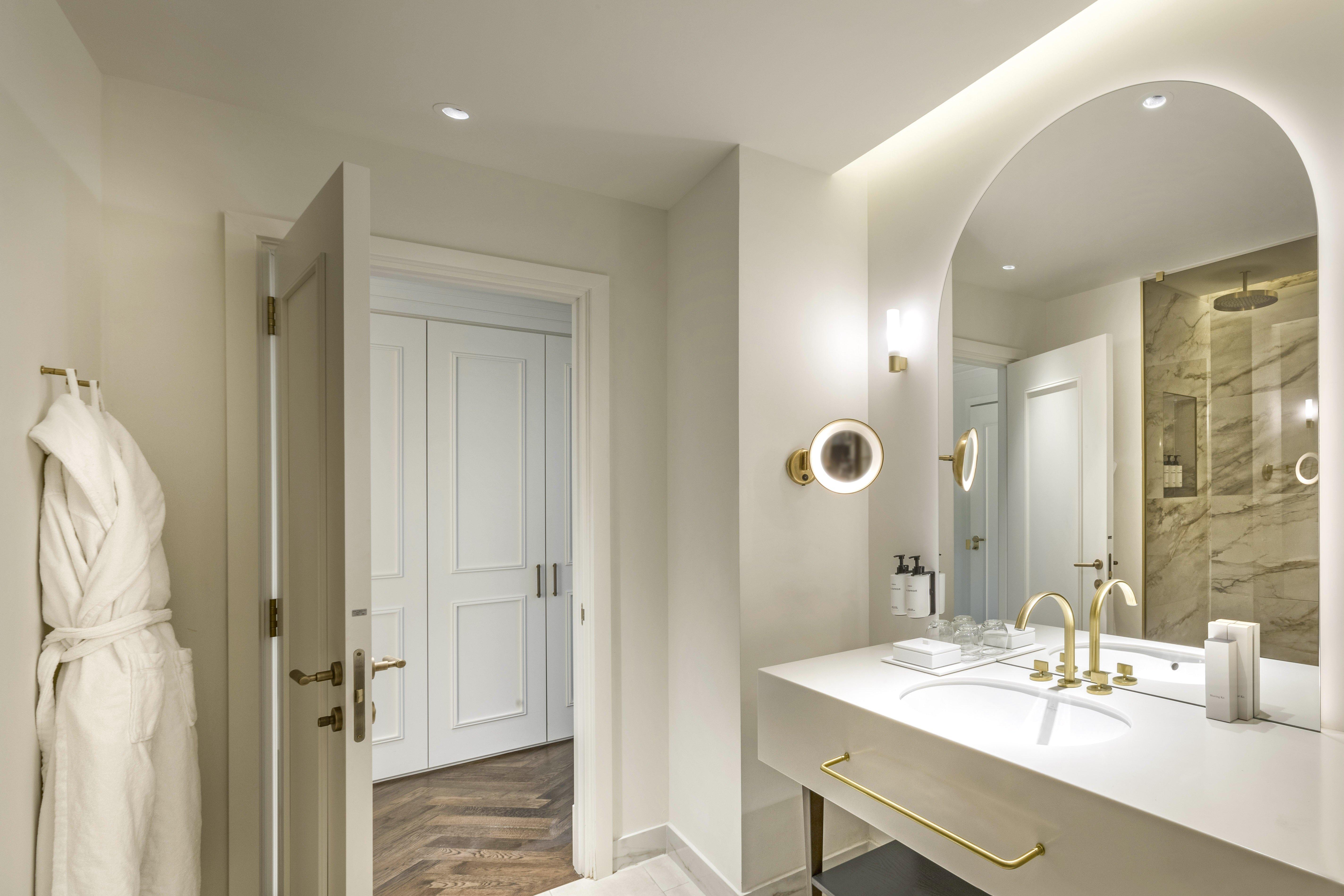 Junior Suite with Balcony with Views