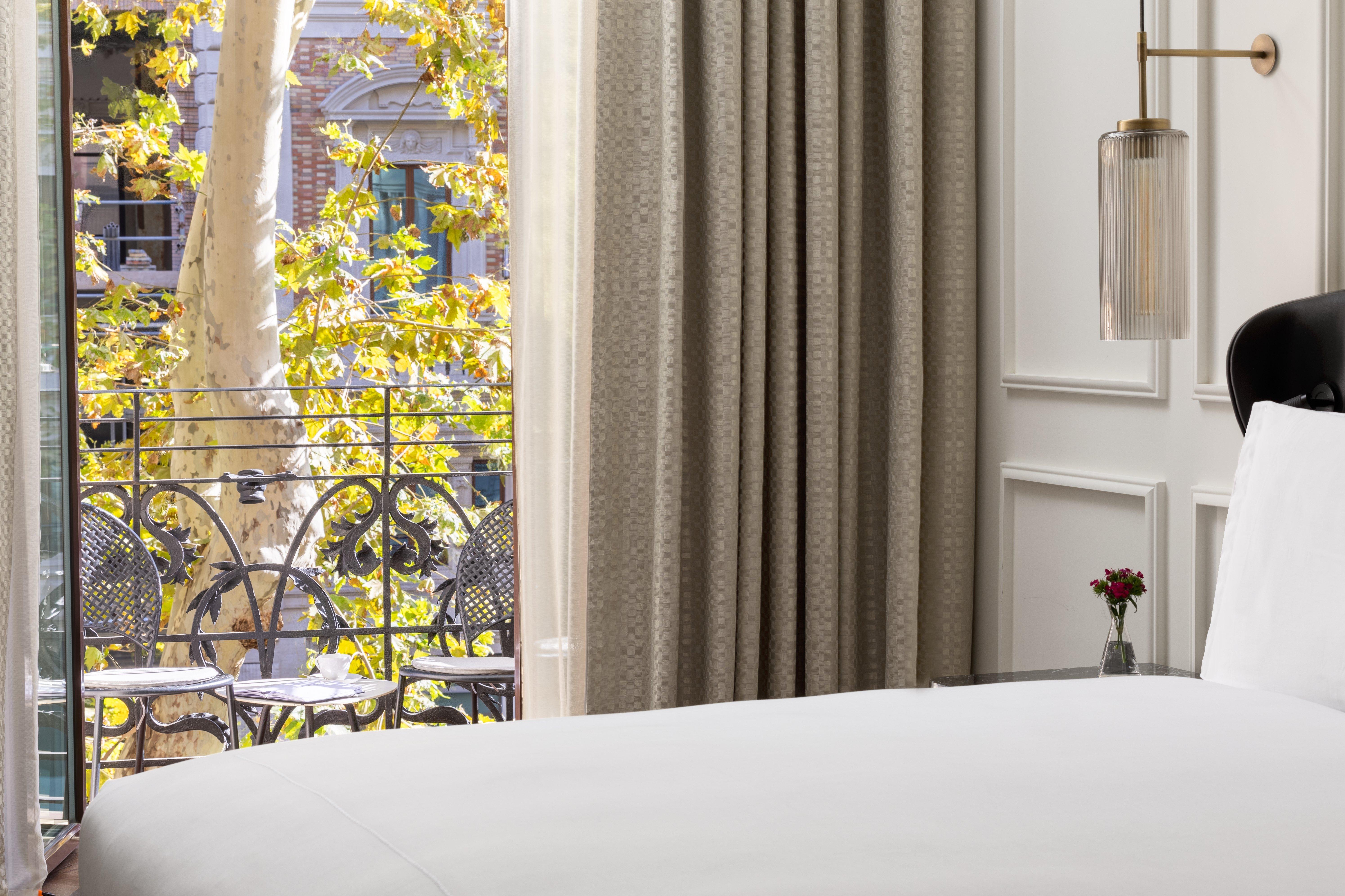 Junior Suite with Balcony with Views