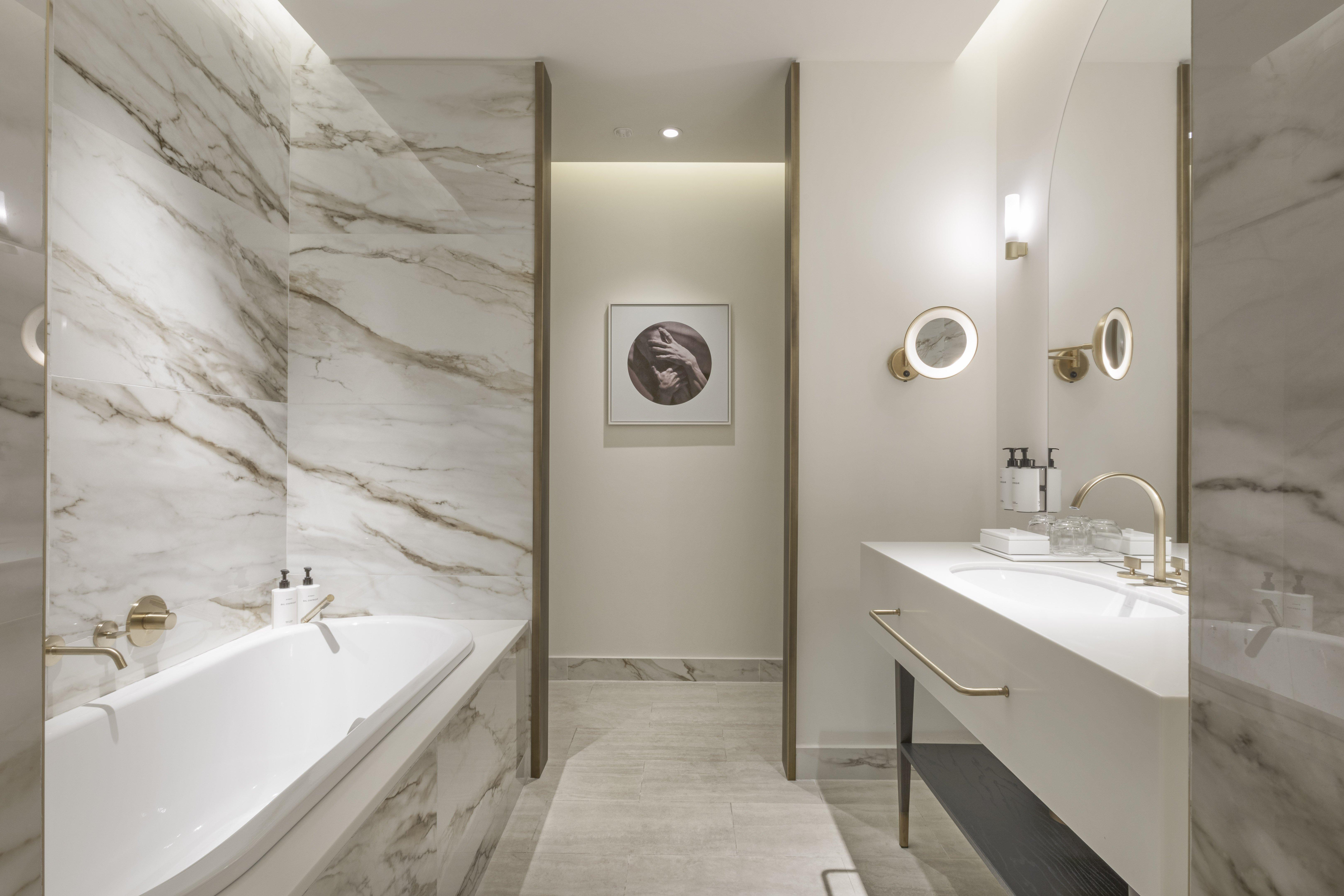 Suite with Balcony with Views