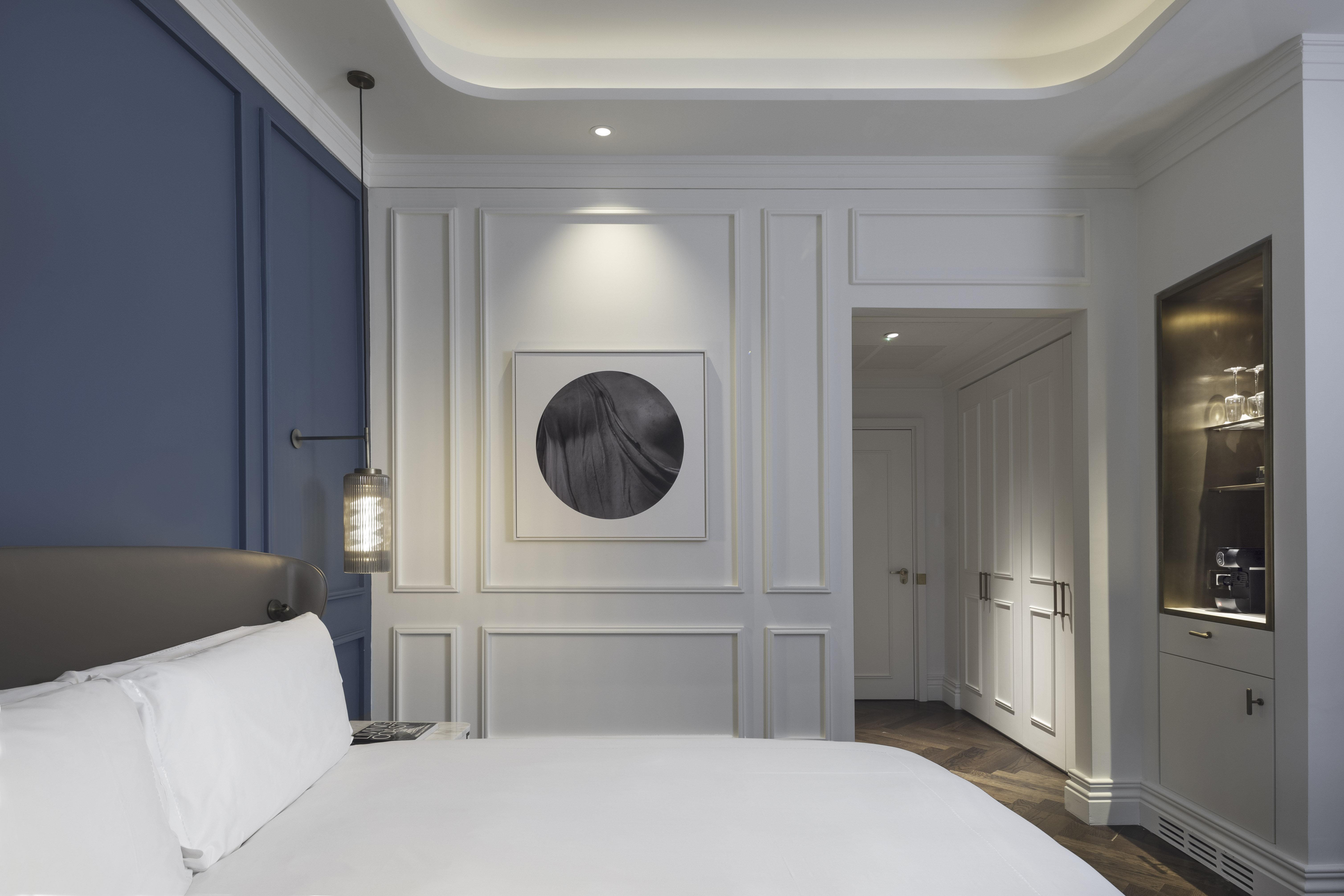 Double Accessible King Size Bed