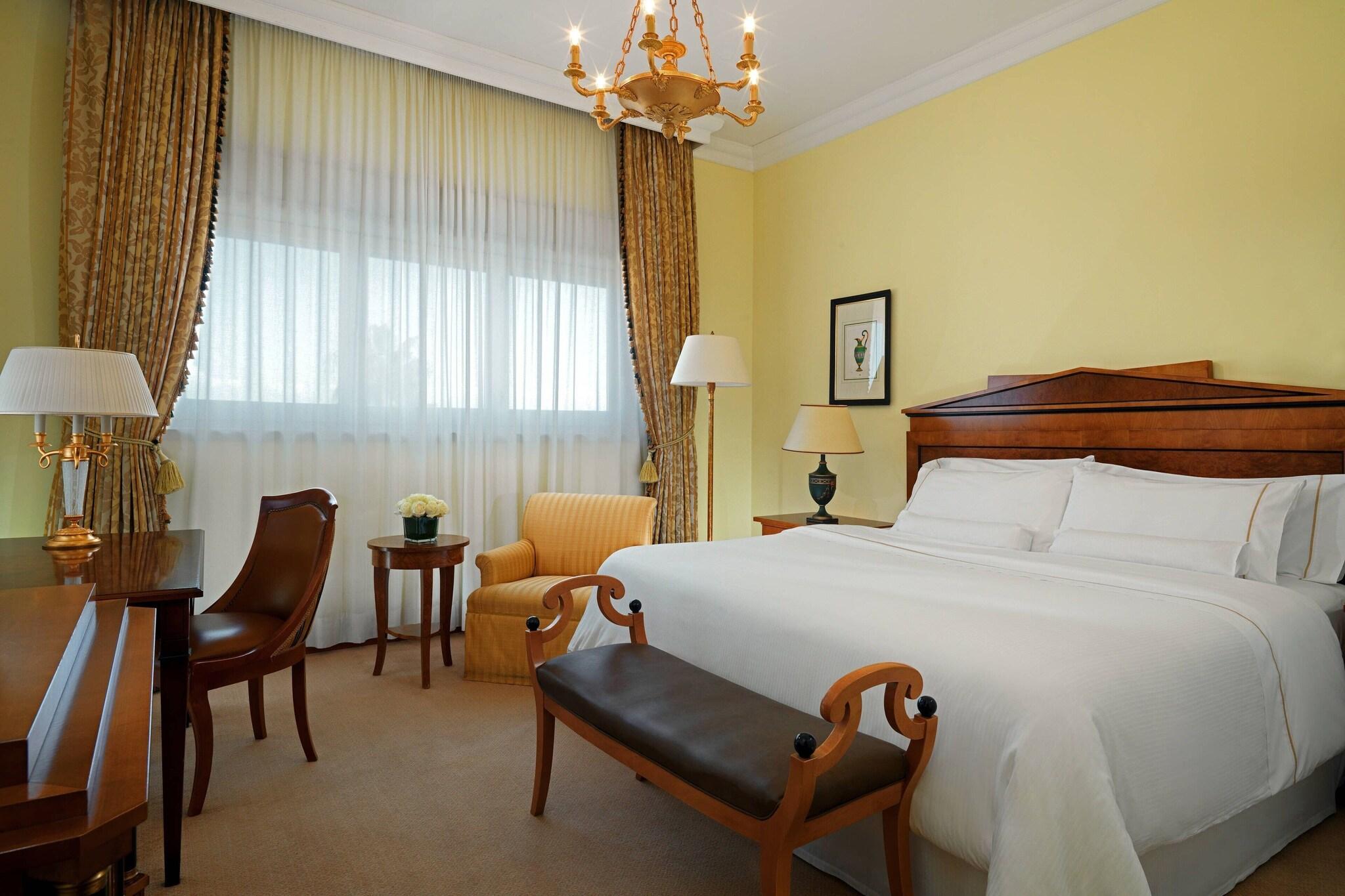 Double Deluxe King Bed