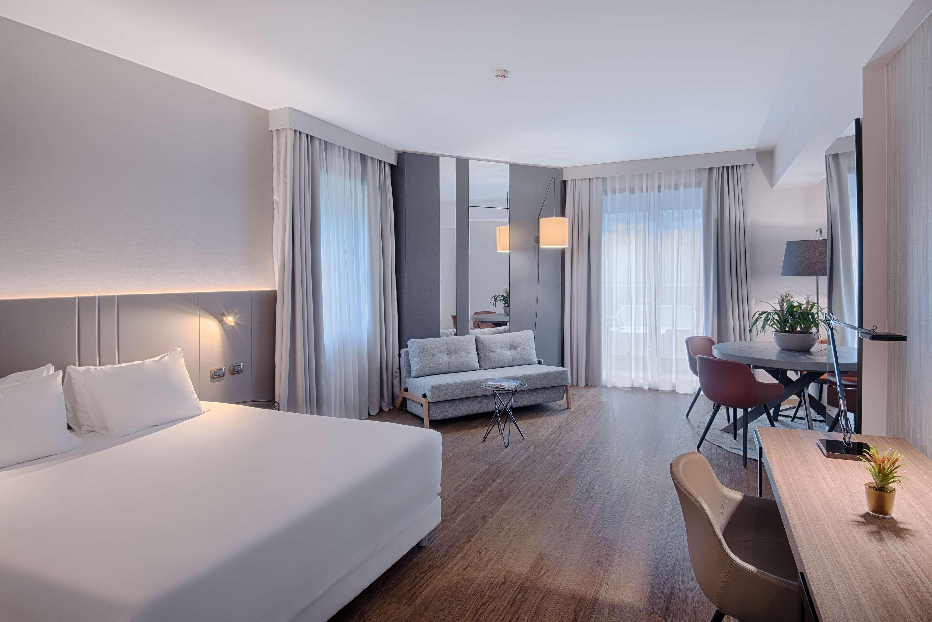 Family Room Capacity 3