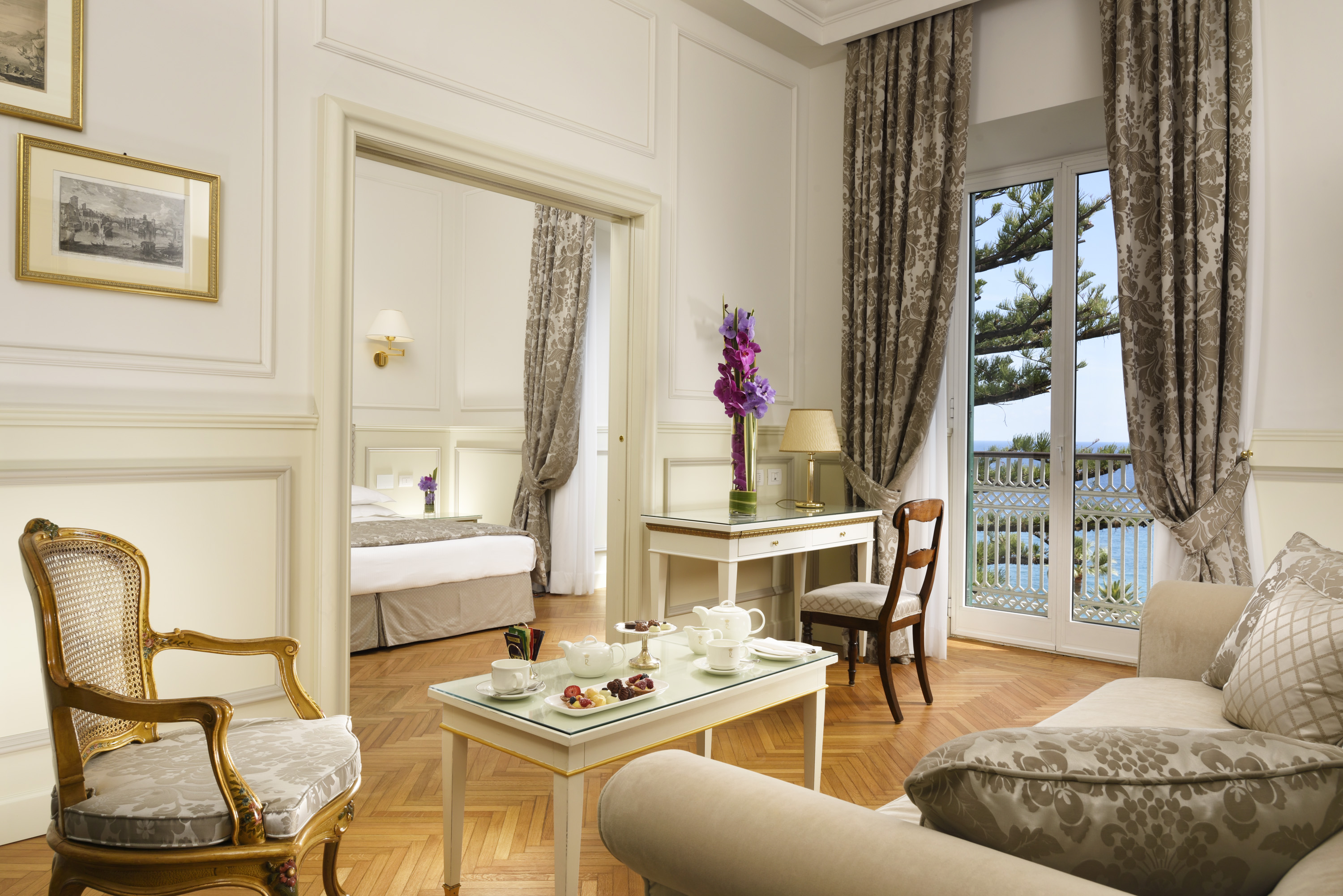 Suite Deluxe Sea View with Balcony