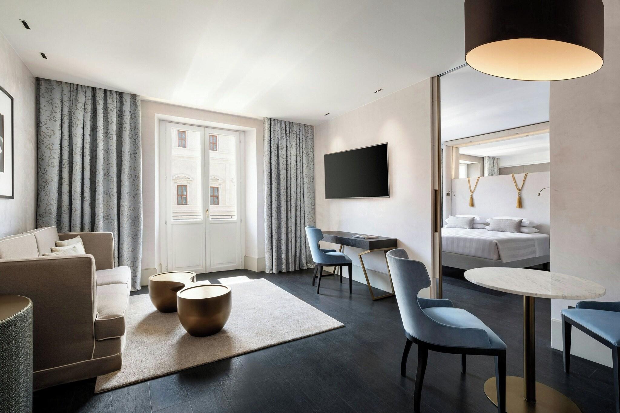 Suite City View King Bed