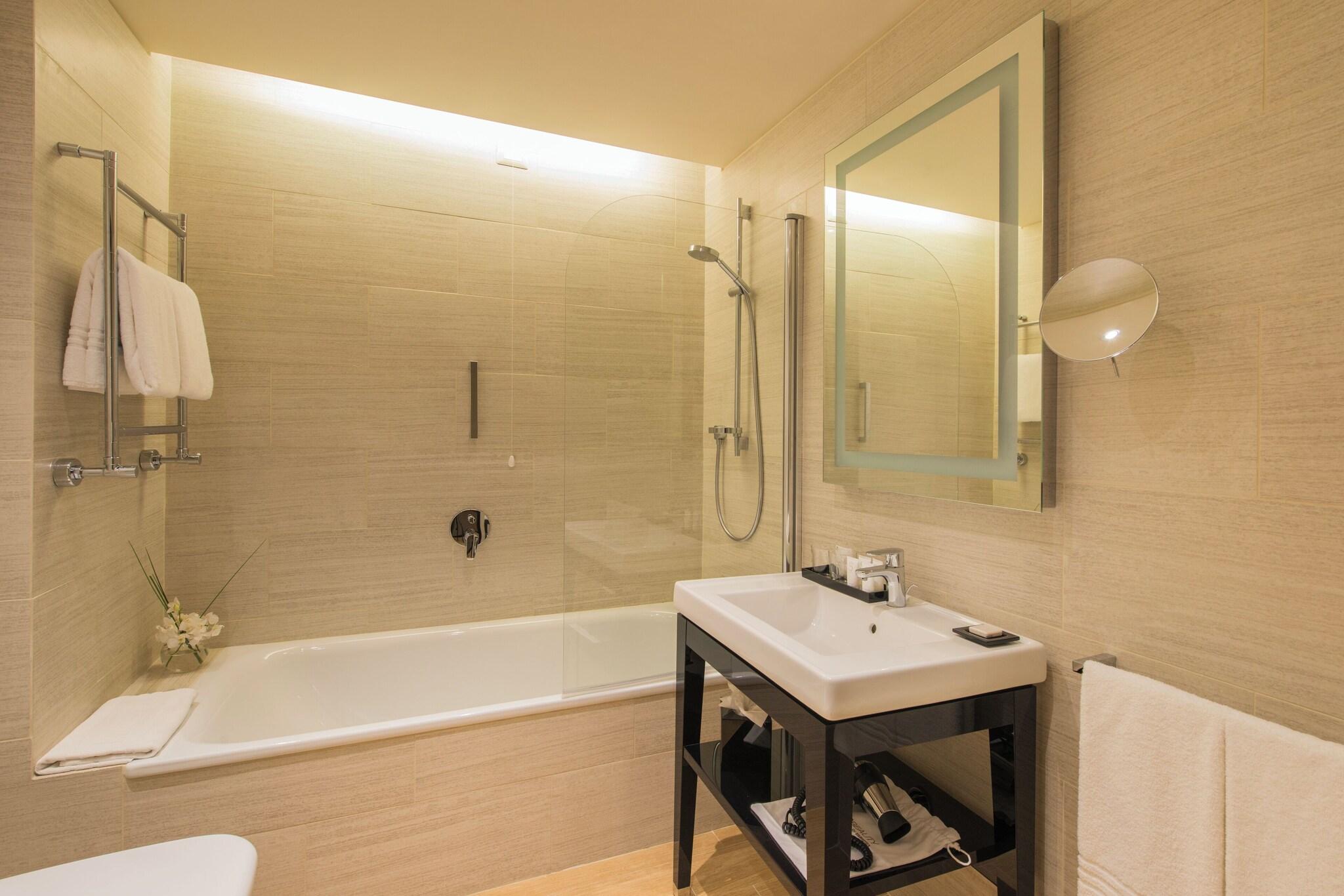 Double or Twin Deluxe