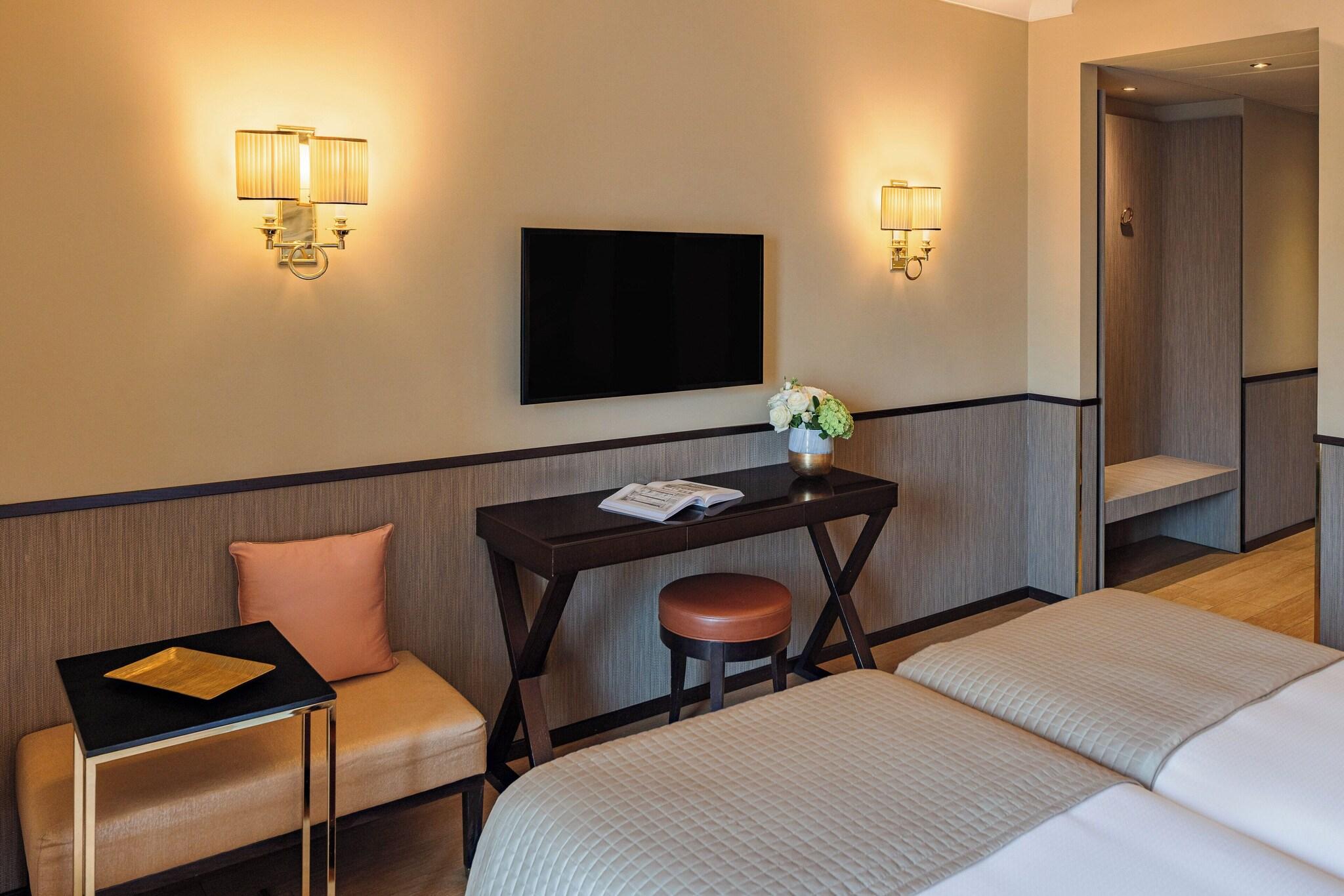 Double or Twin Deluxe