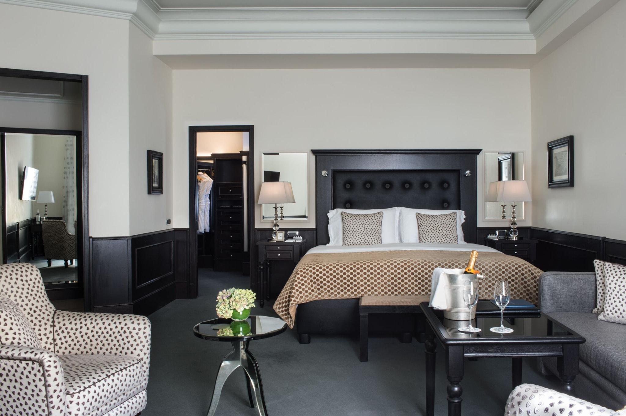 Junior Suite King Size Bed