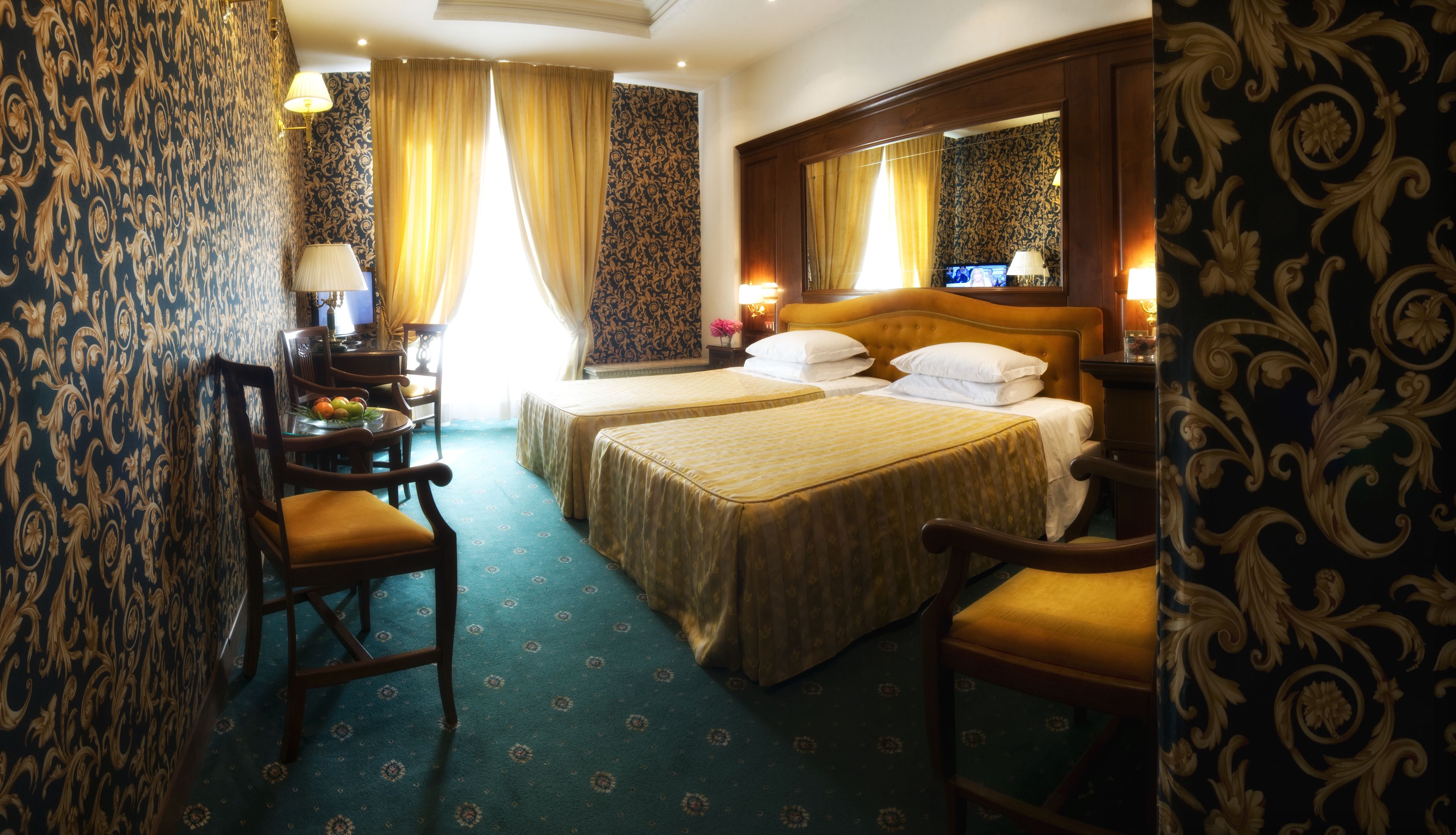 Triple Deluxe Two Beds