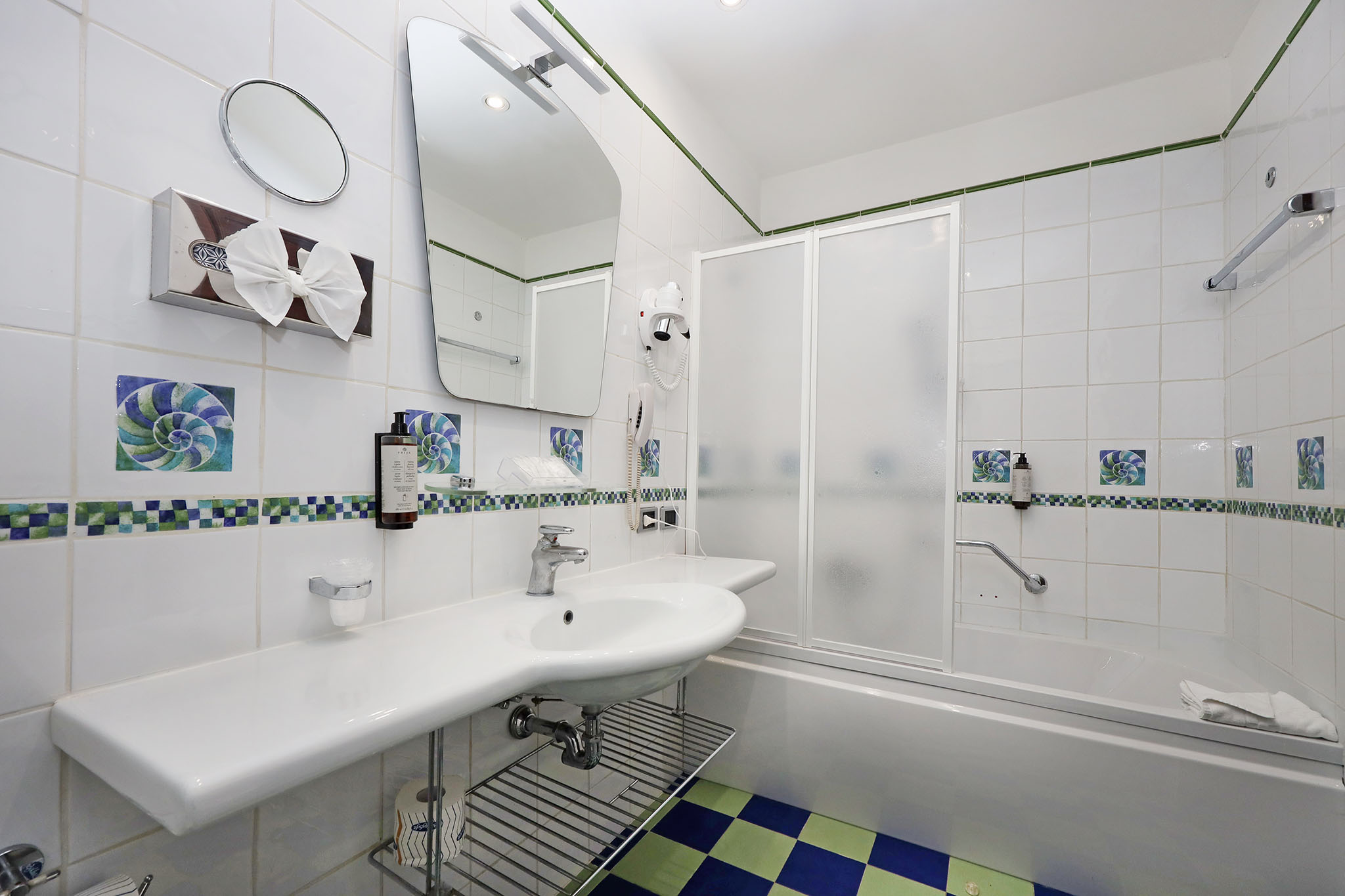 Double or Twin Standard