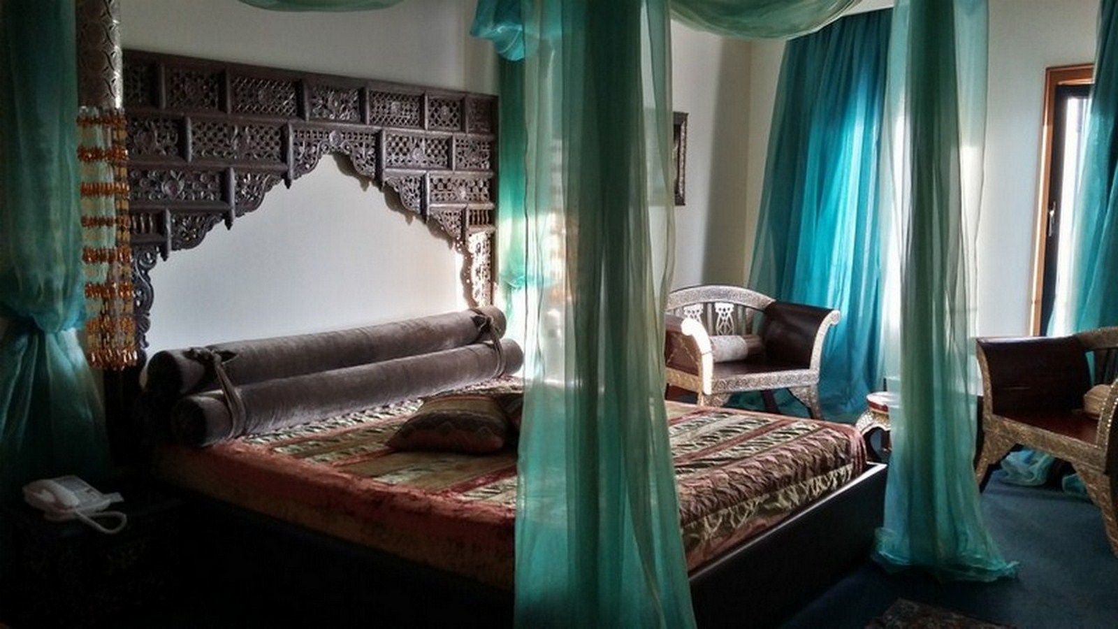 Double or Twin Deluxe