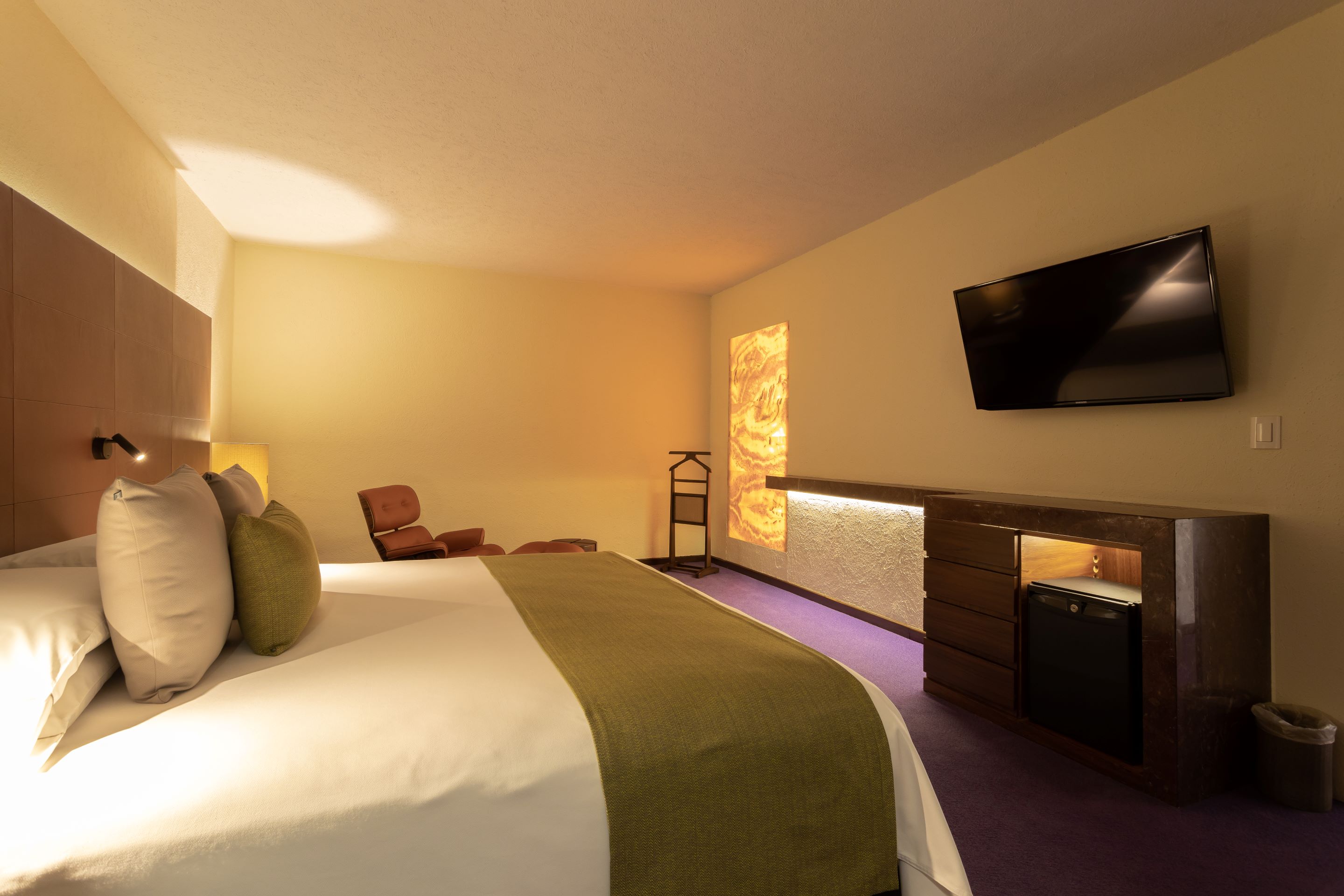 Junior Suite King Size Bed