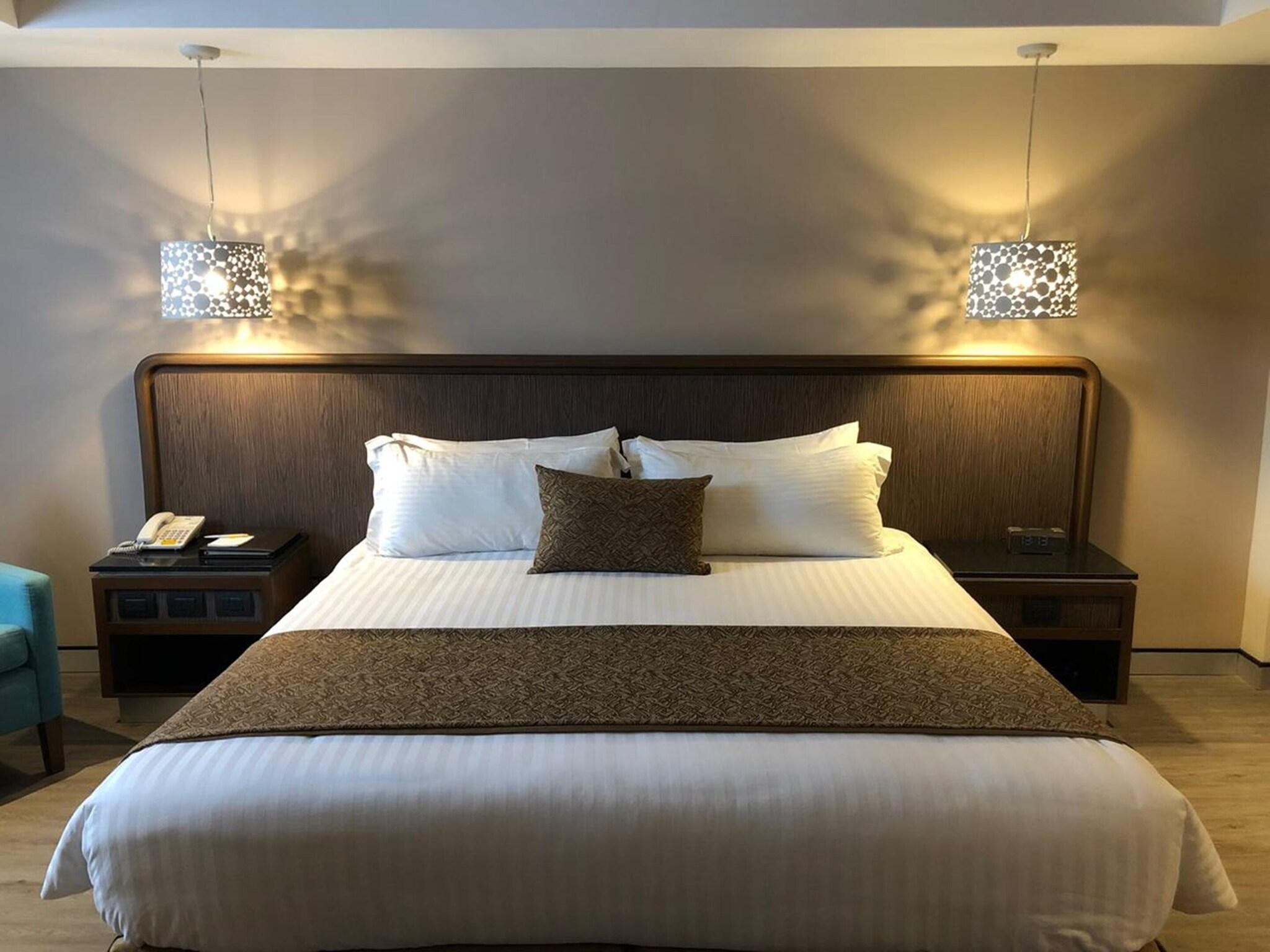 Double Queen Size Bed