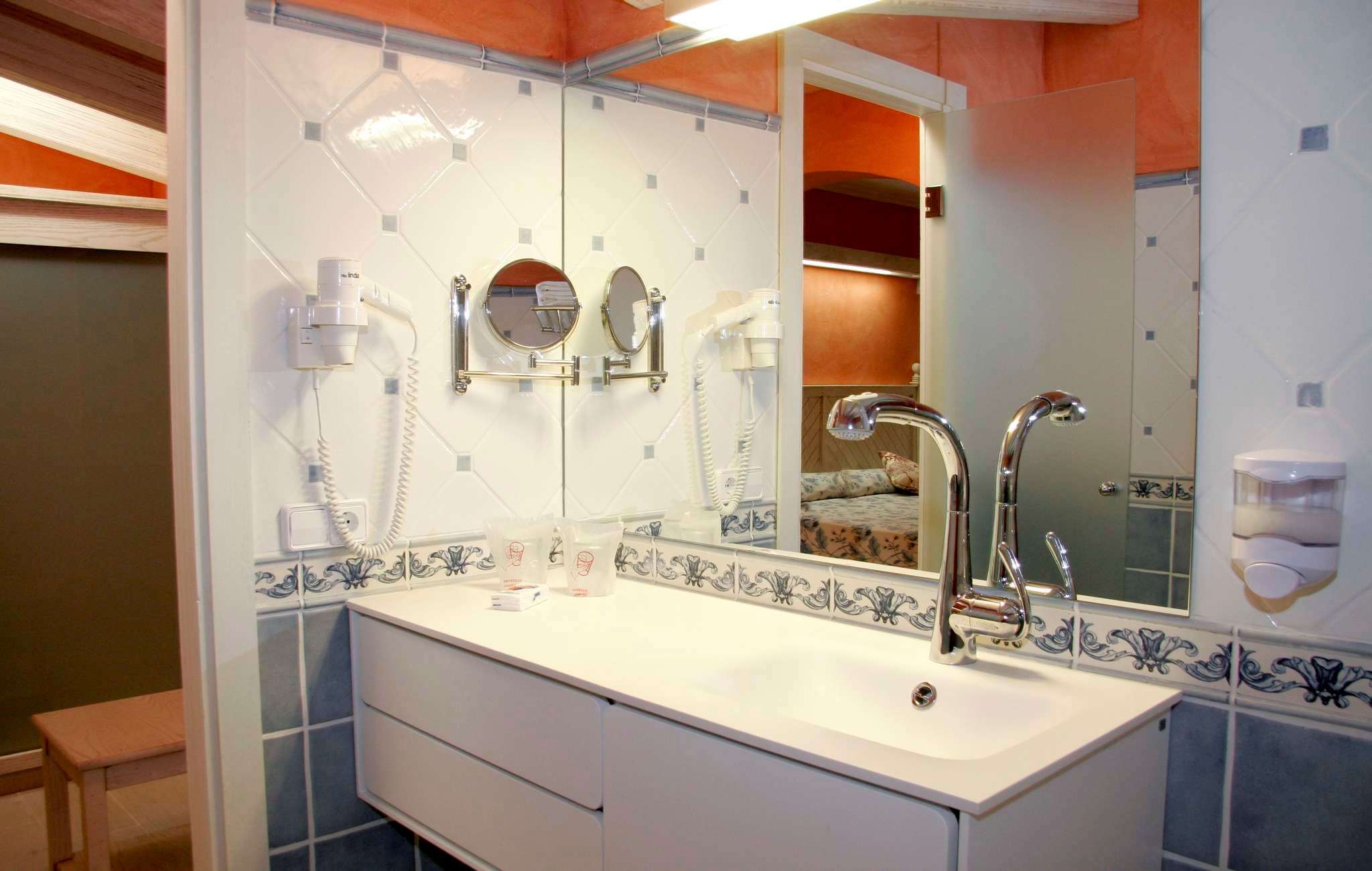 Apartment Capacity 6