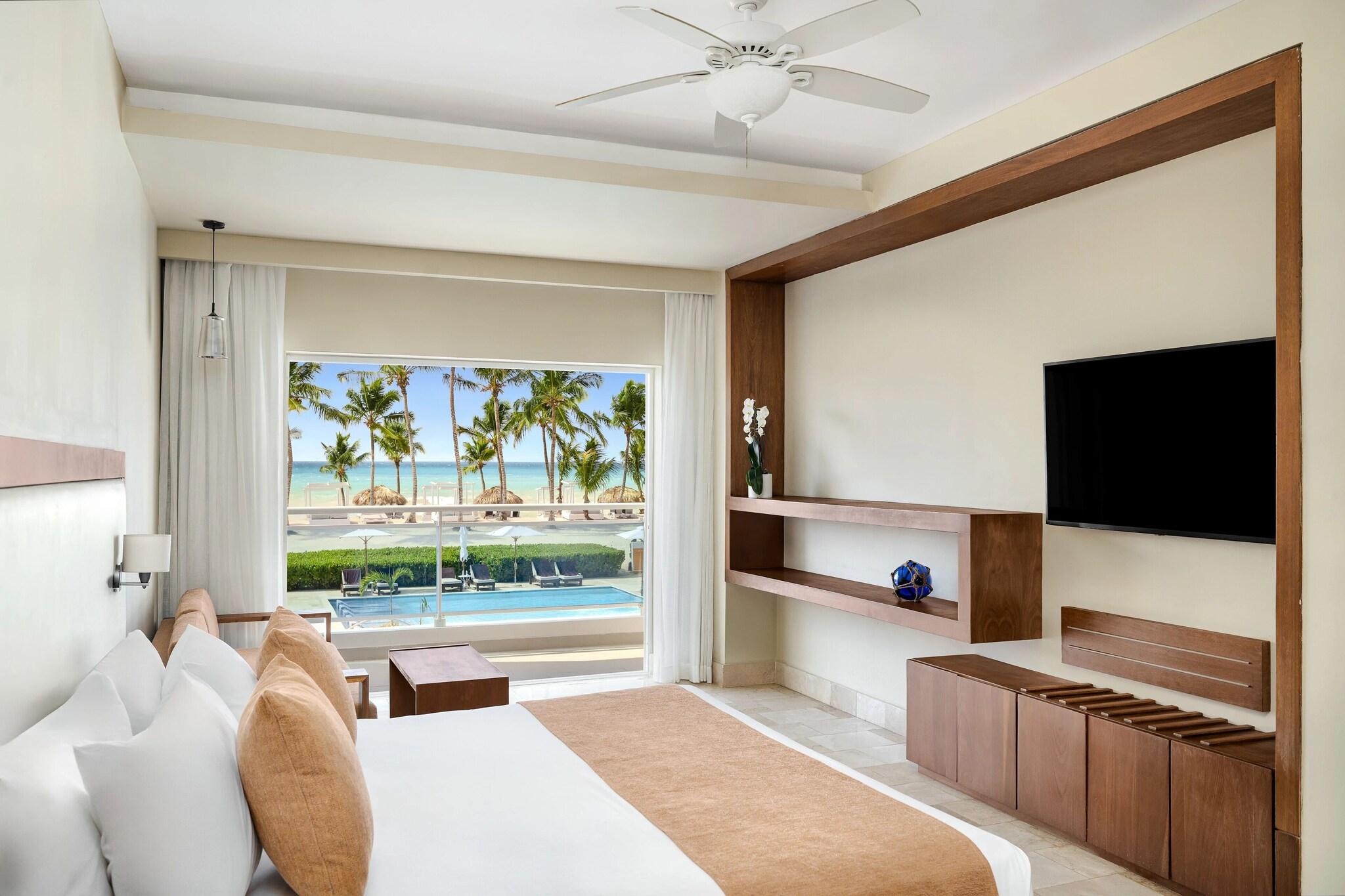 Junior Suite Club Ocean Front