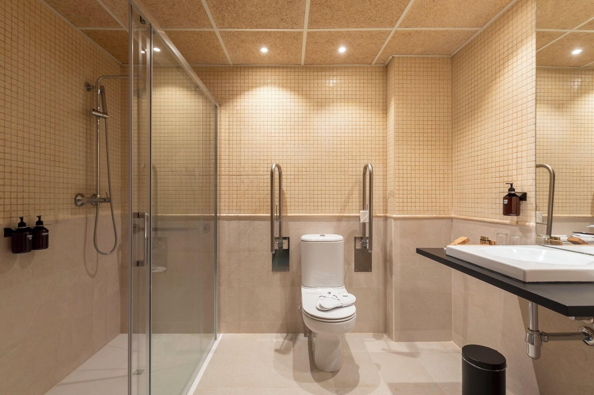 Junior Suite Queen Size Bed