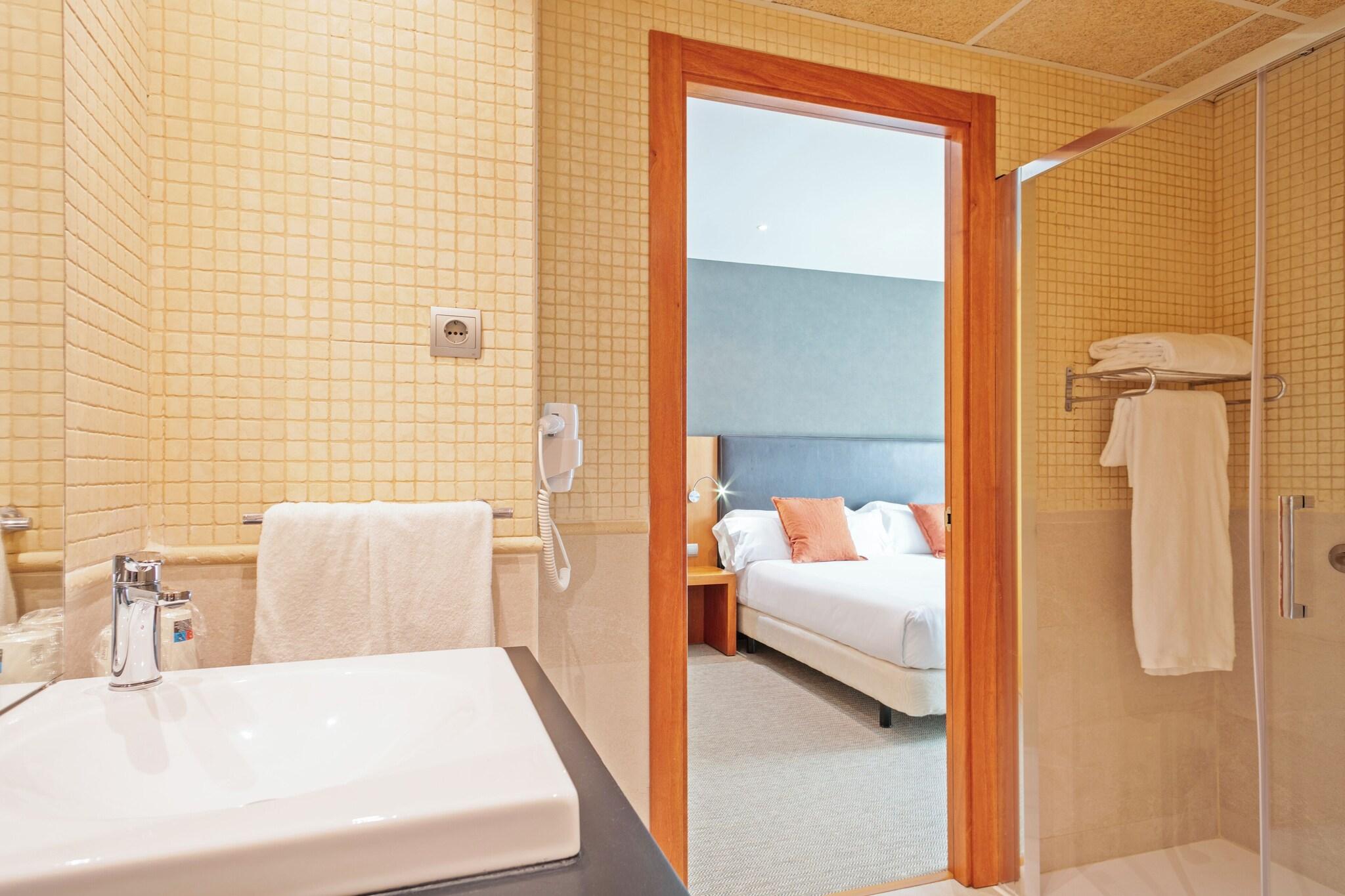 Junior Suite Queen Size Bed