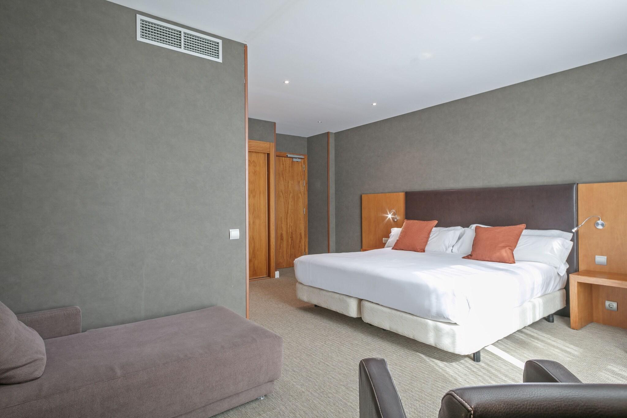 Junior Suite Queen Size Bed