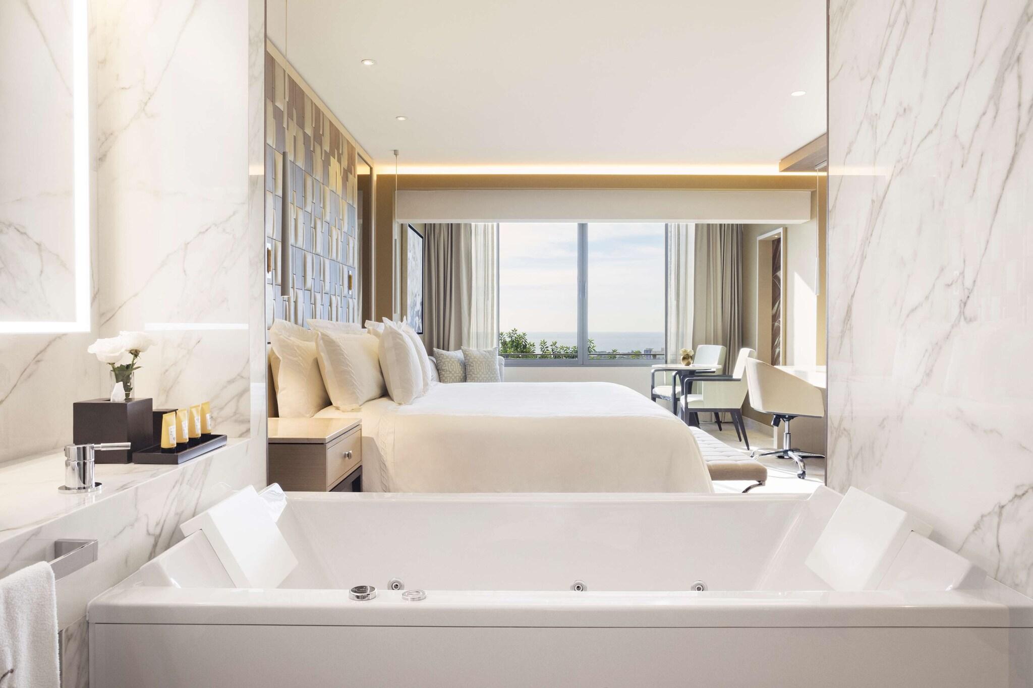 Studio King Size Bed