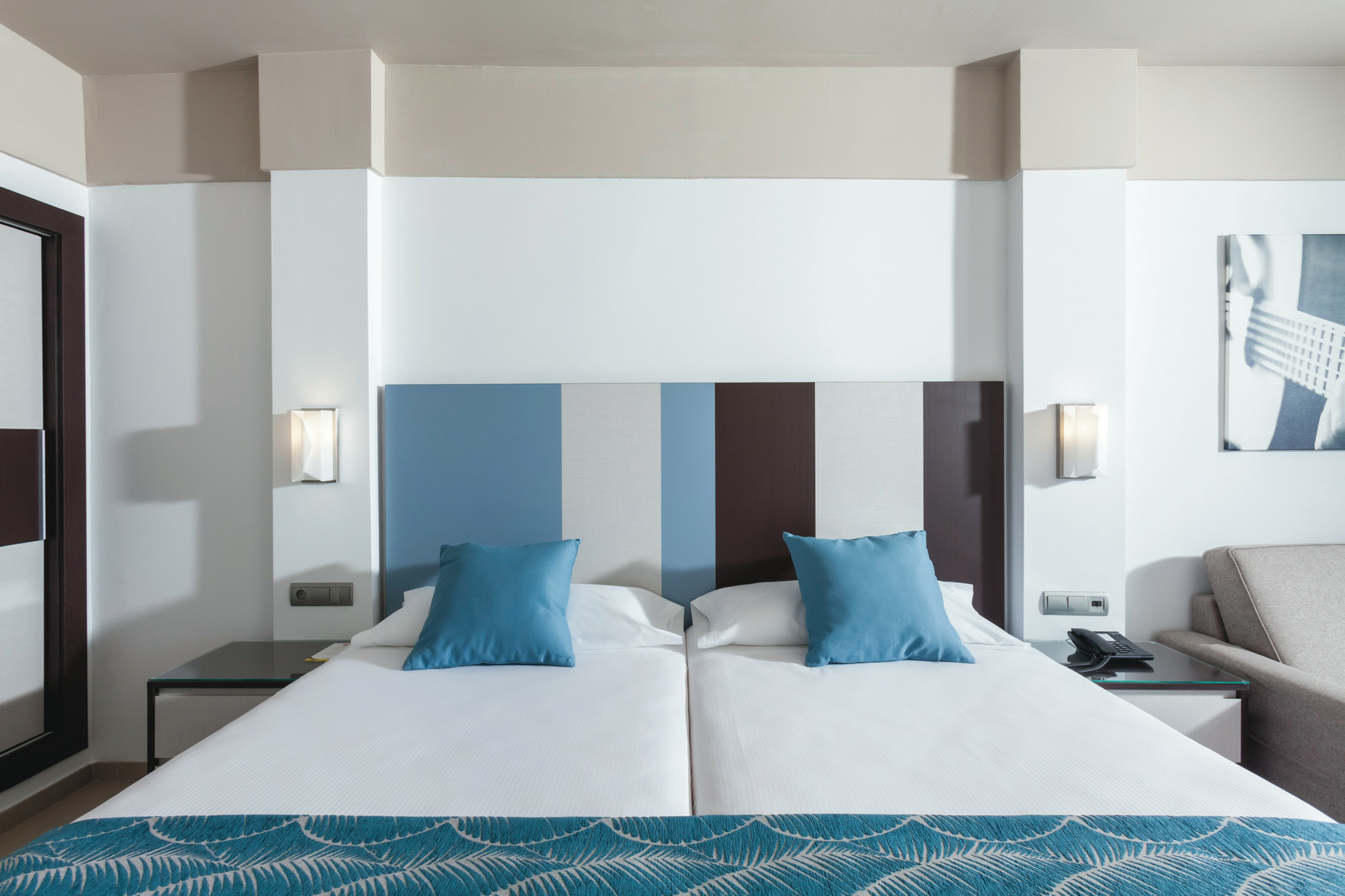 Double or Twin Side Sea View