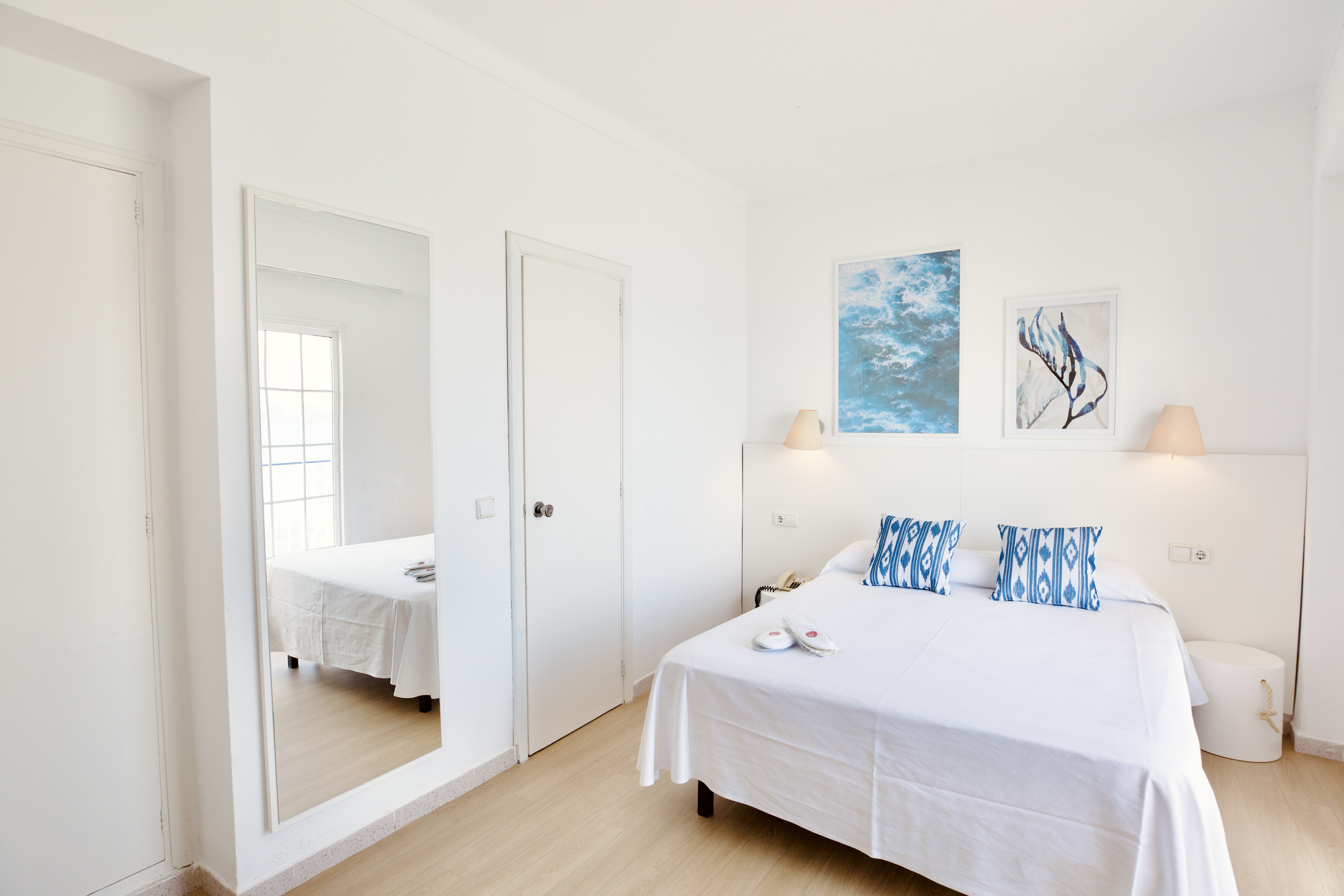 Double or Twin Side Sea View