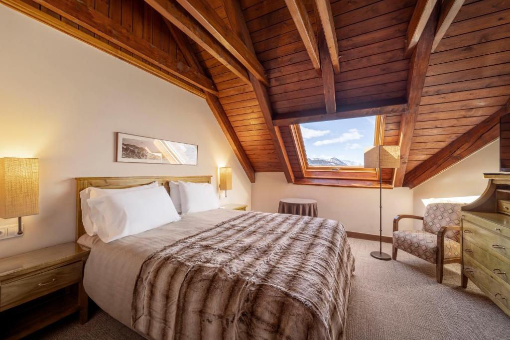 Double or Twin Deluxe with Views