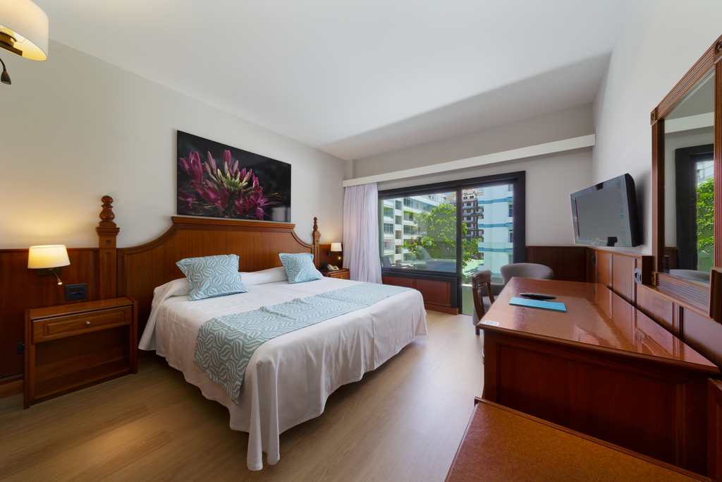 Double or Twin Standard