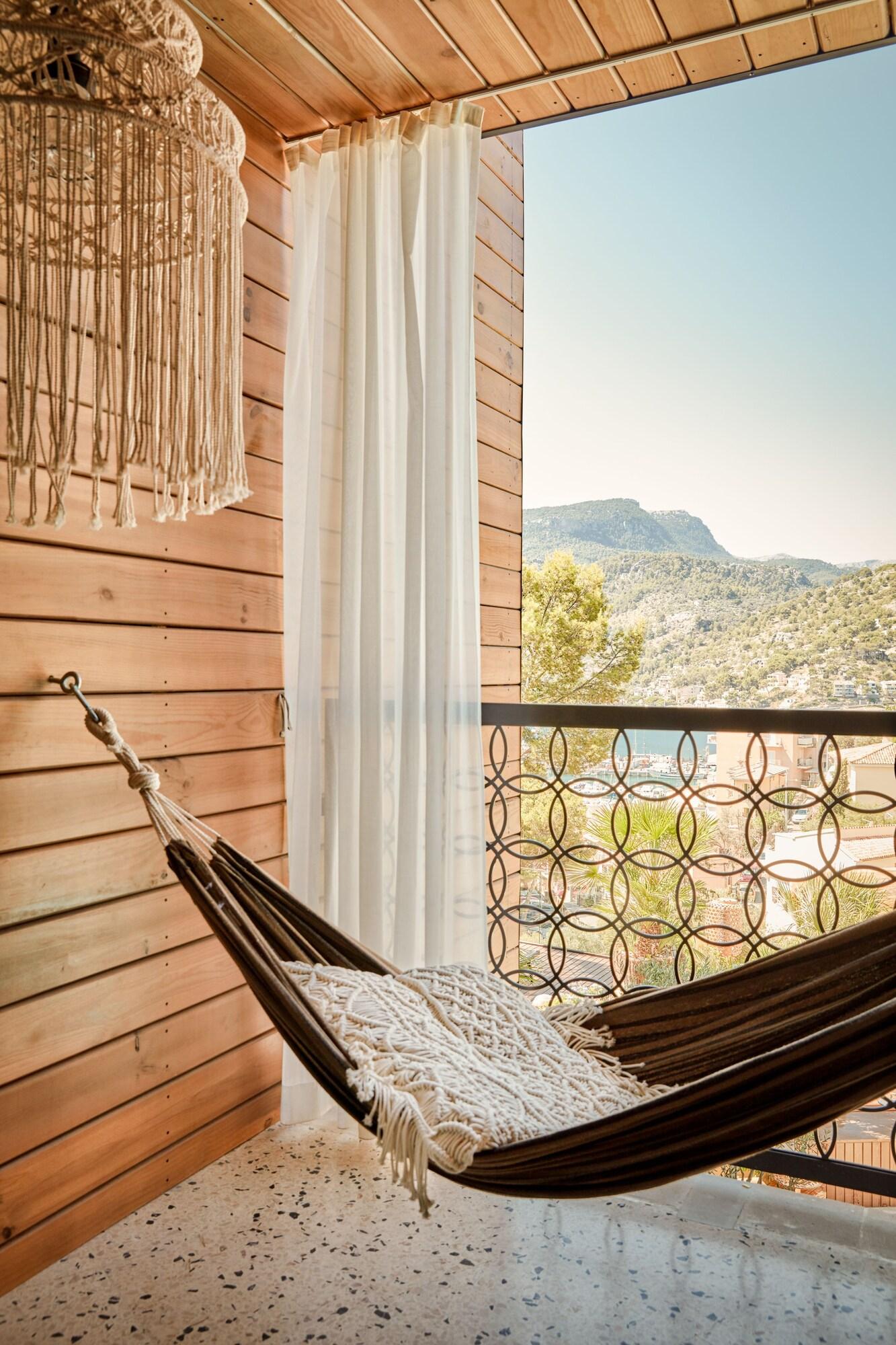 Double Partial Sea View