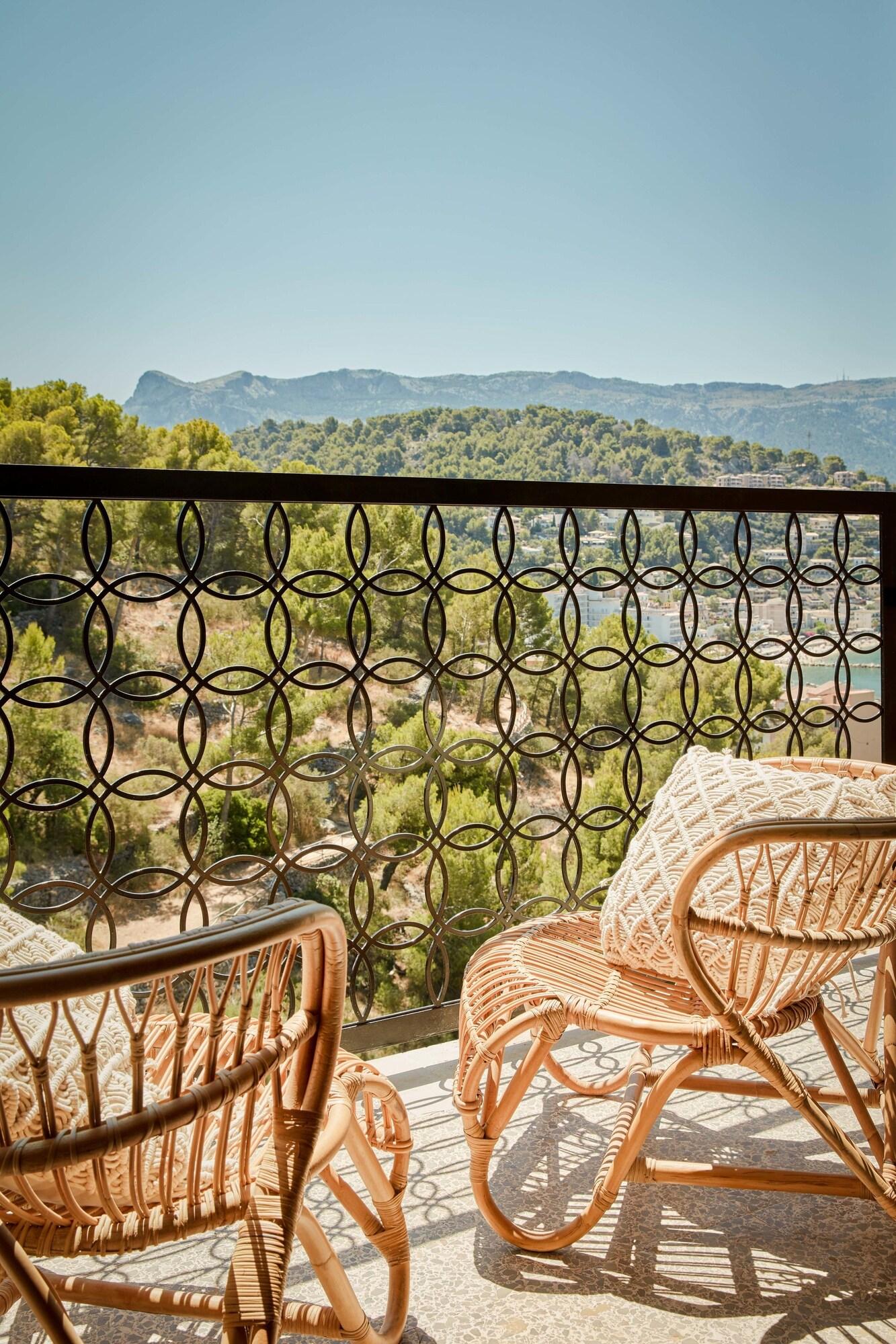 Suite Sea View King Bed