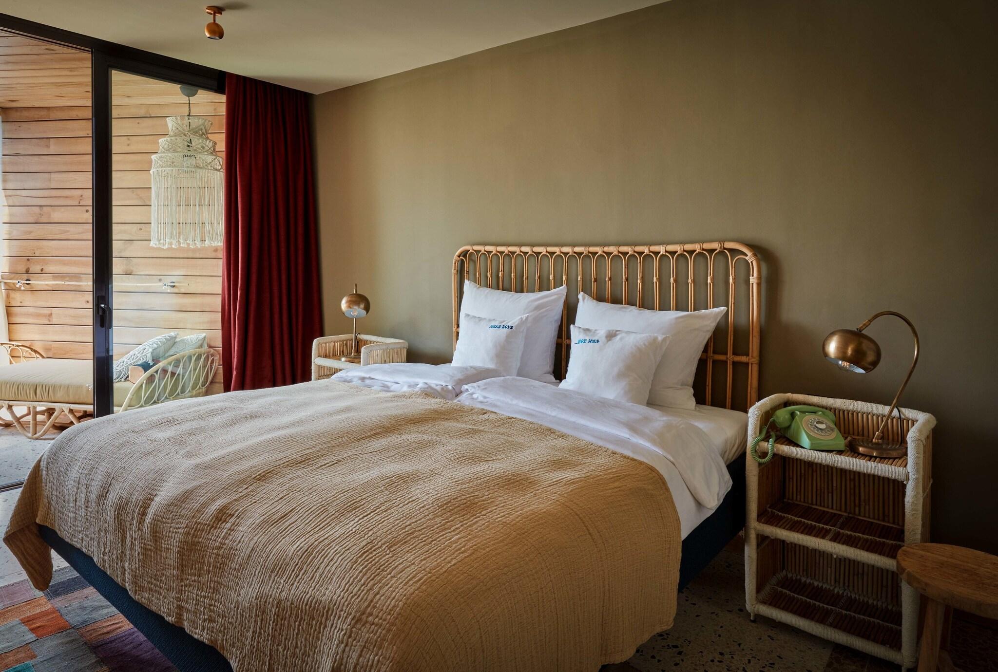 Suite Sea View King Bed