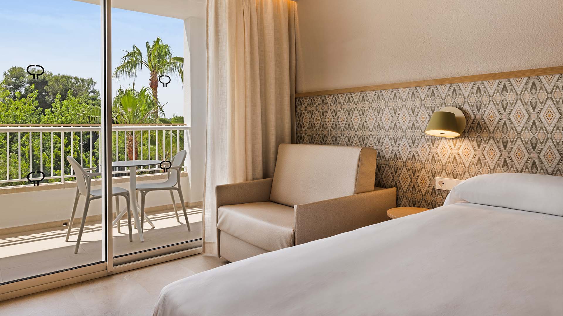 Double or Twin Standard