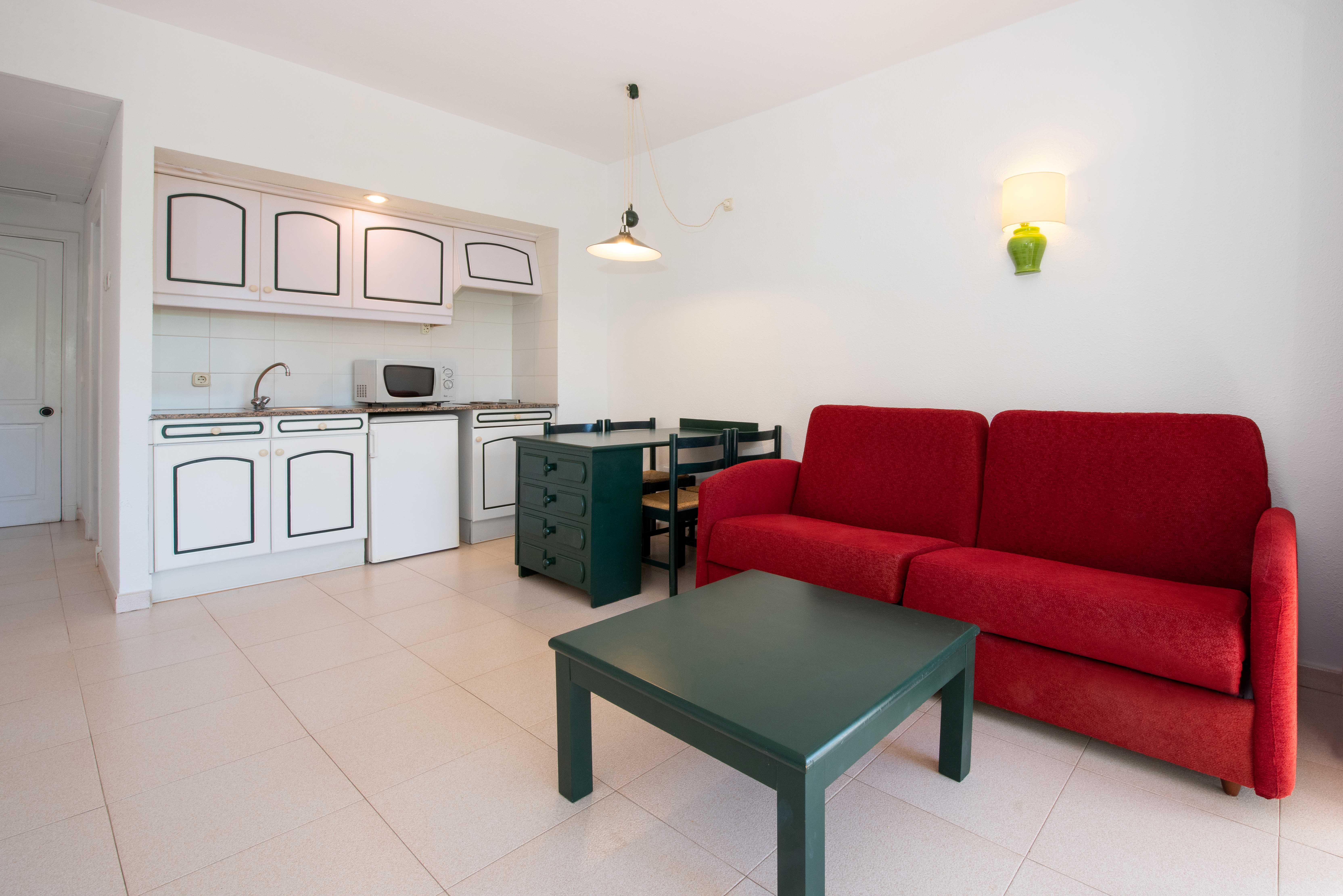 Apartment Capacity 4