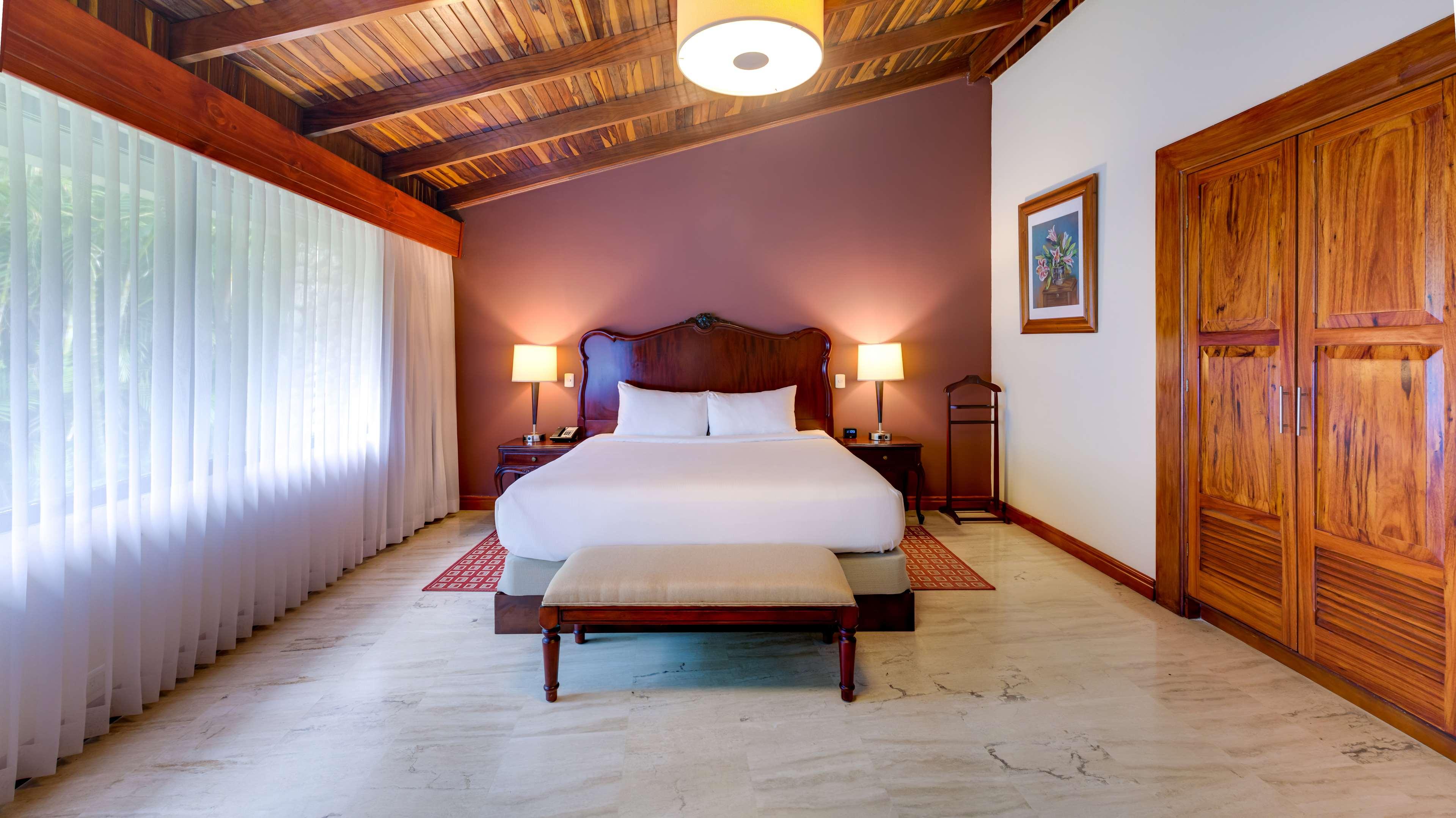 Junior Suite King Size Bed