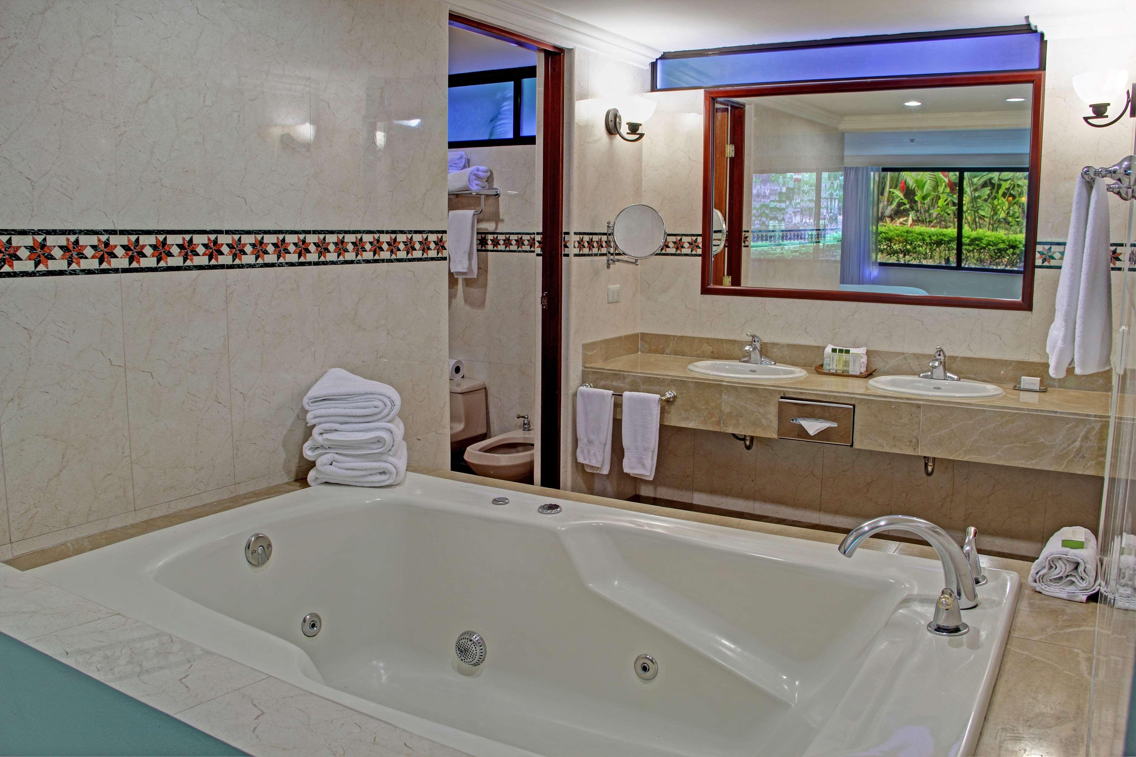 Junior Suite King Size Bed