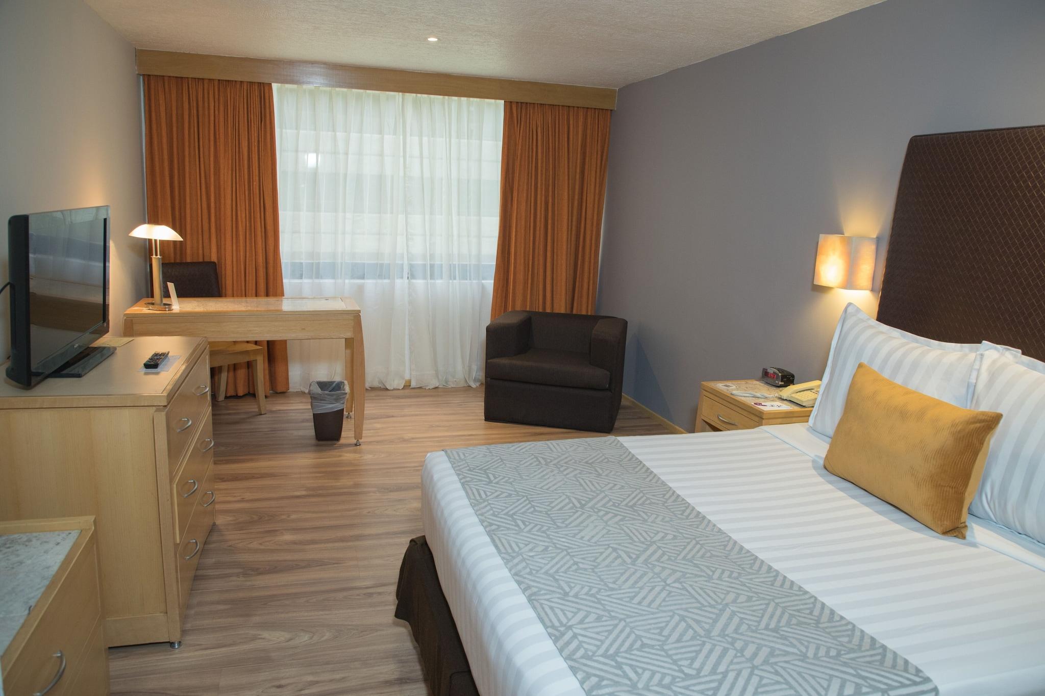 Junior Suite Queen Size Bed