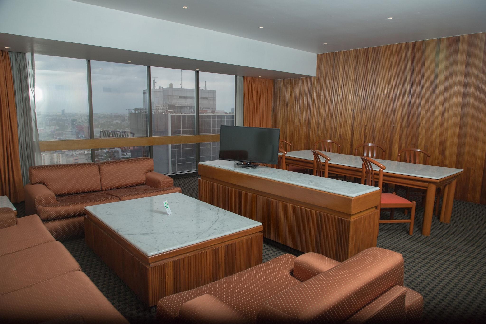 Suite City View Two Queen Beds