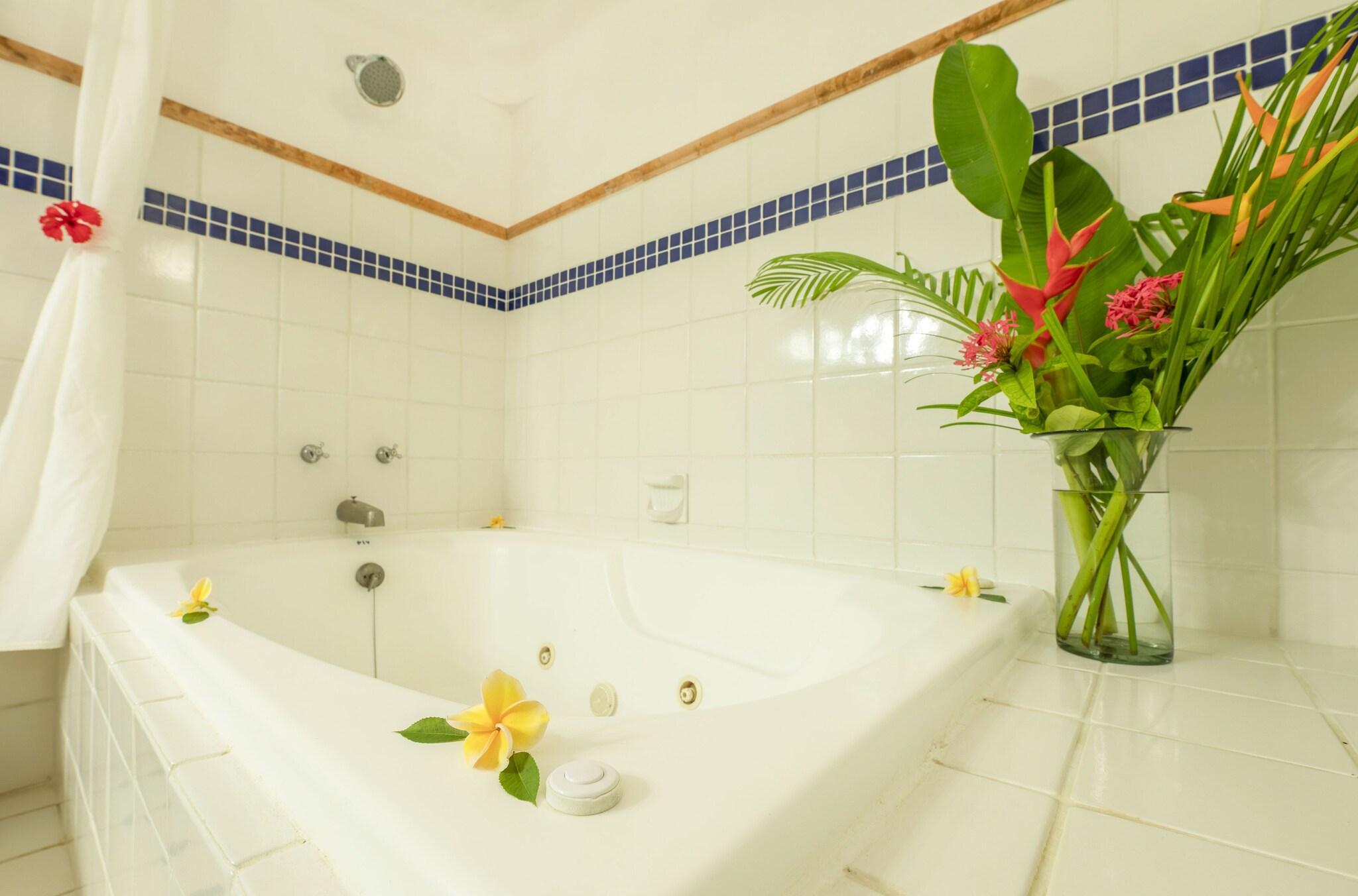 Bungalow King Bed with Jacuzzi