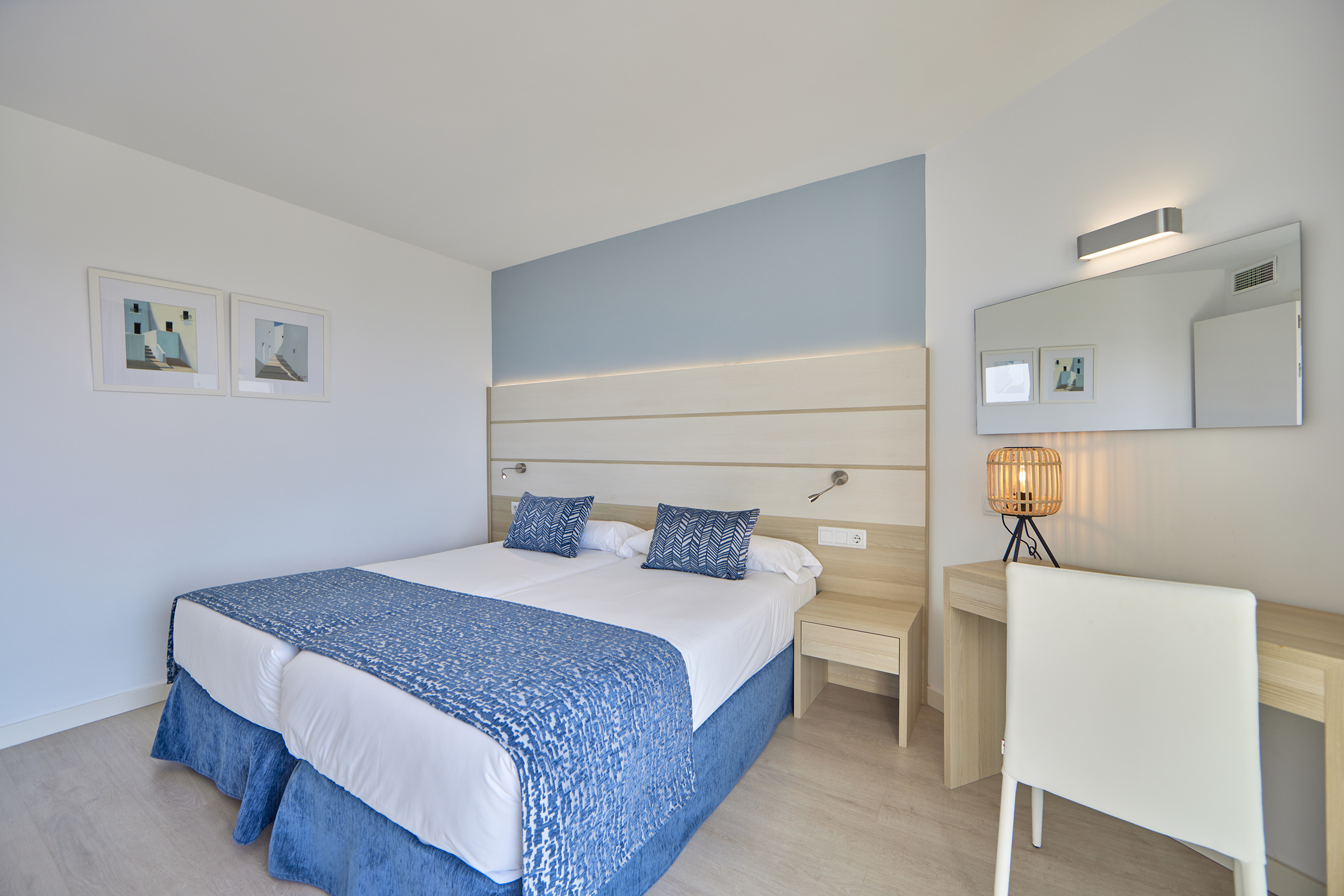 Junior Suite with Balcony