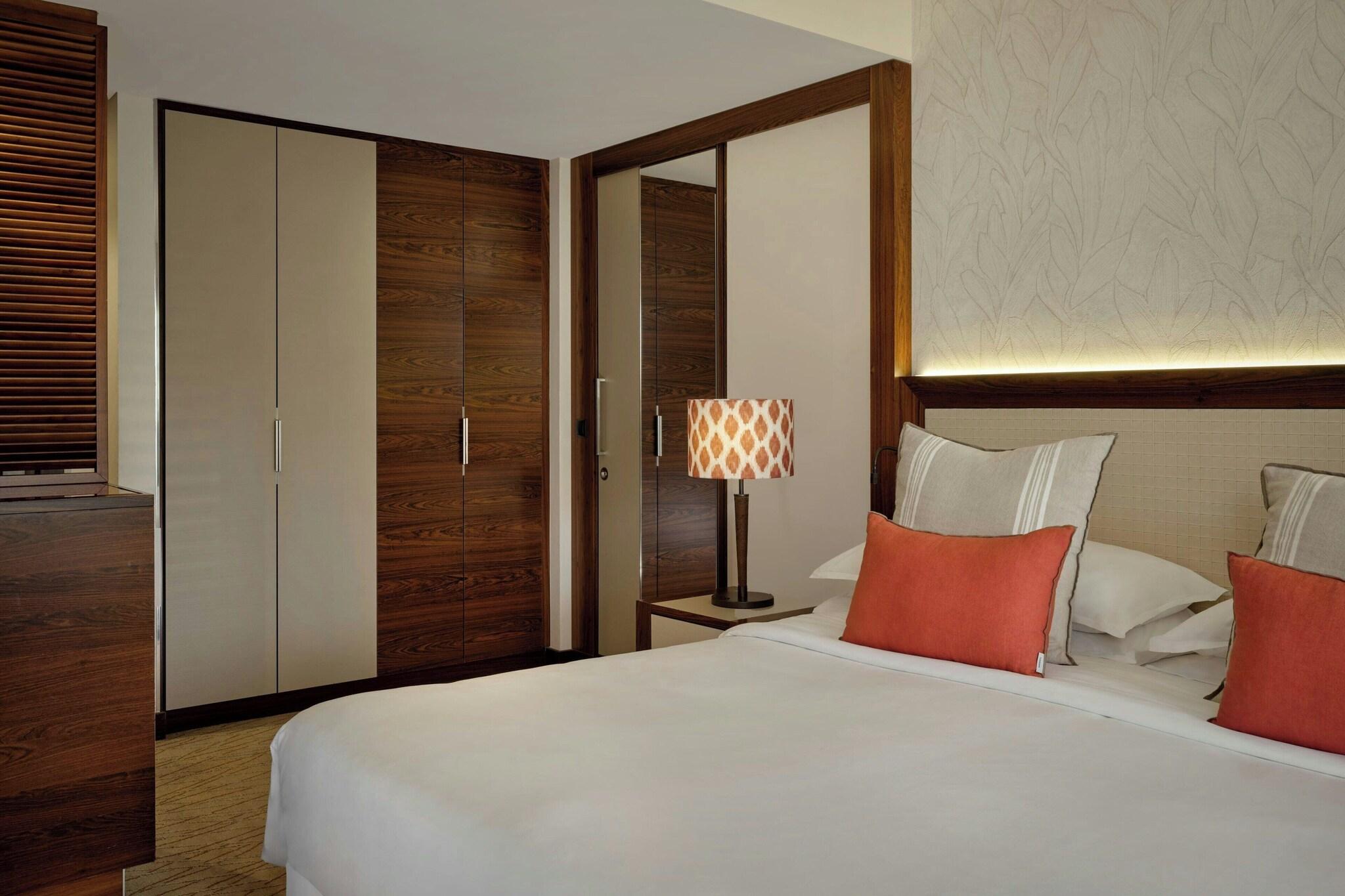 Double Deluxe Pool View