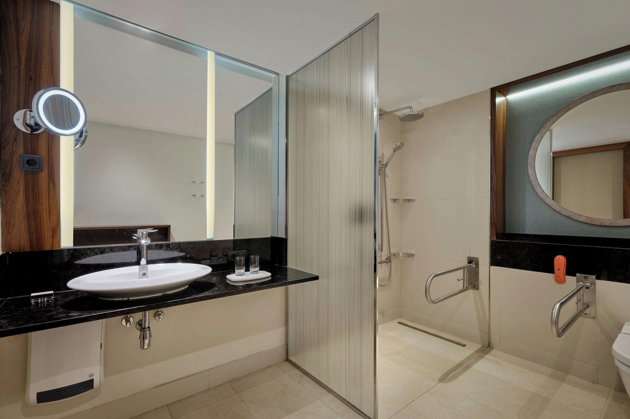 Twin Deluxe with Balcony