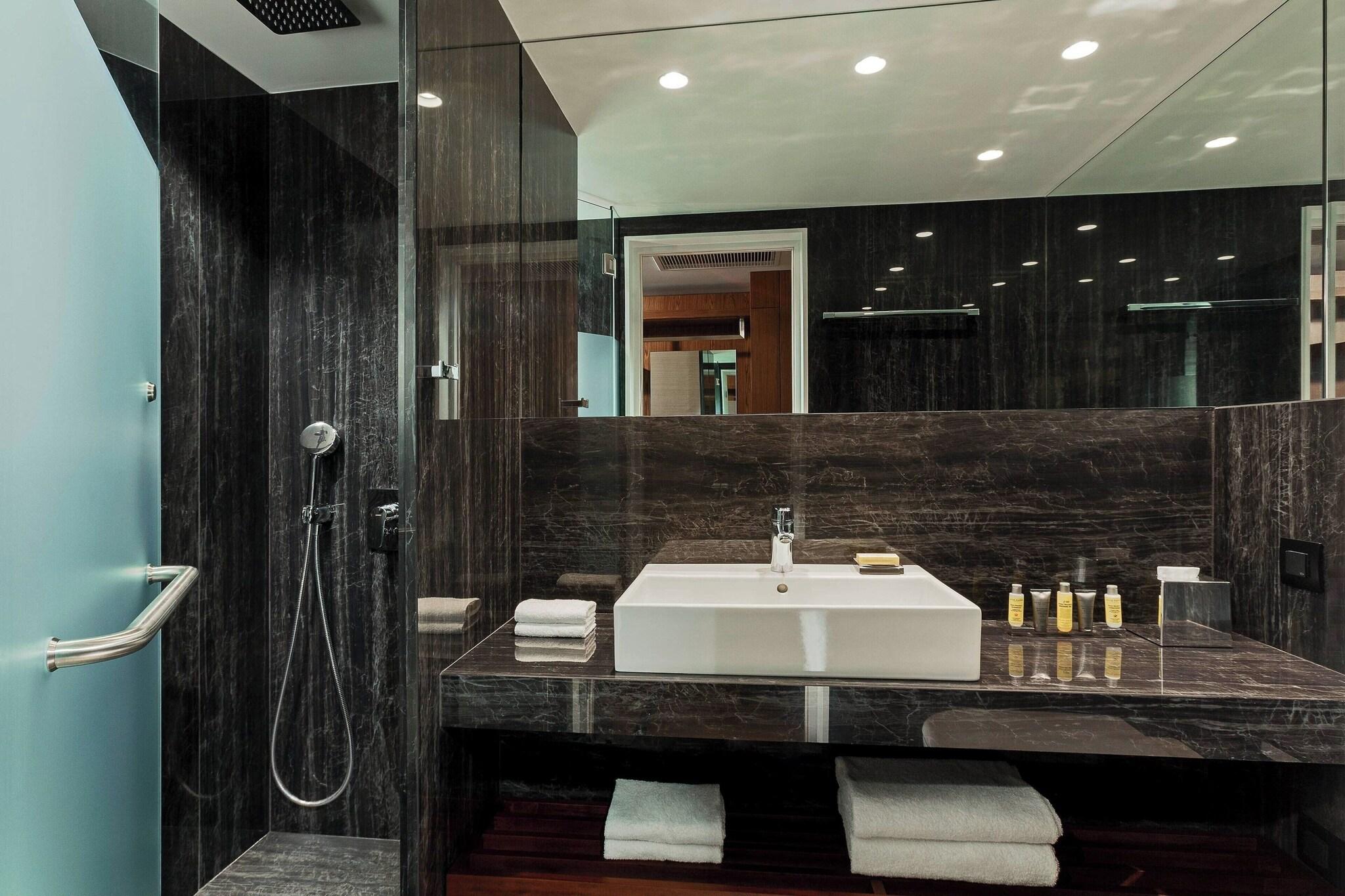 Double Executive King Bed