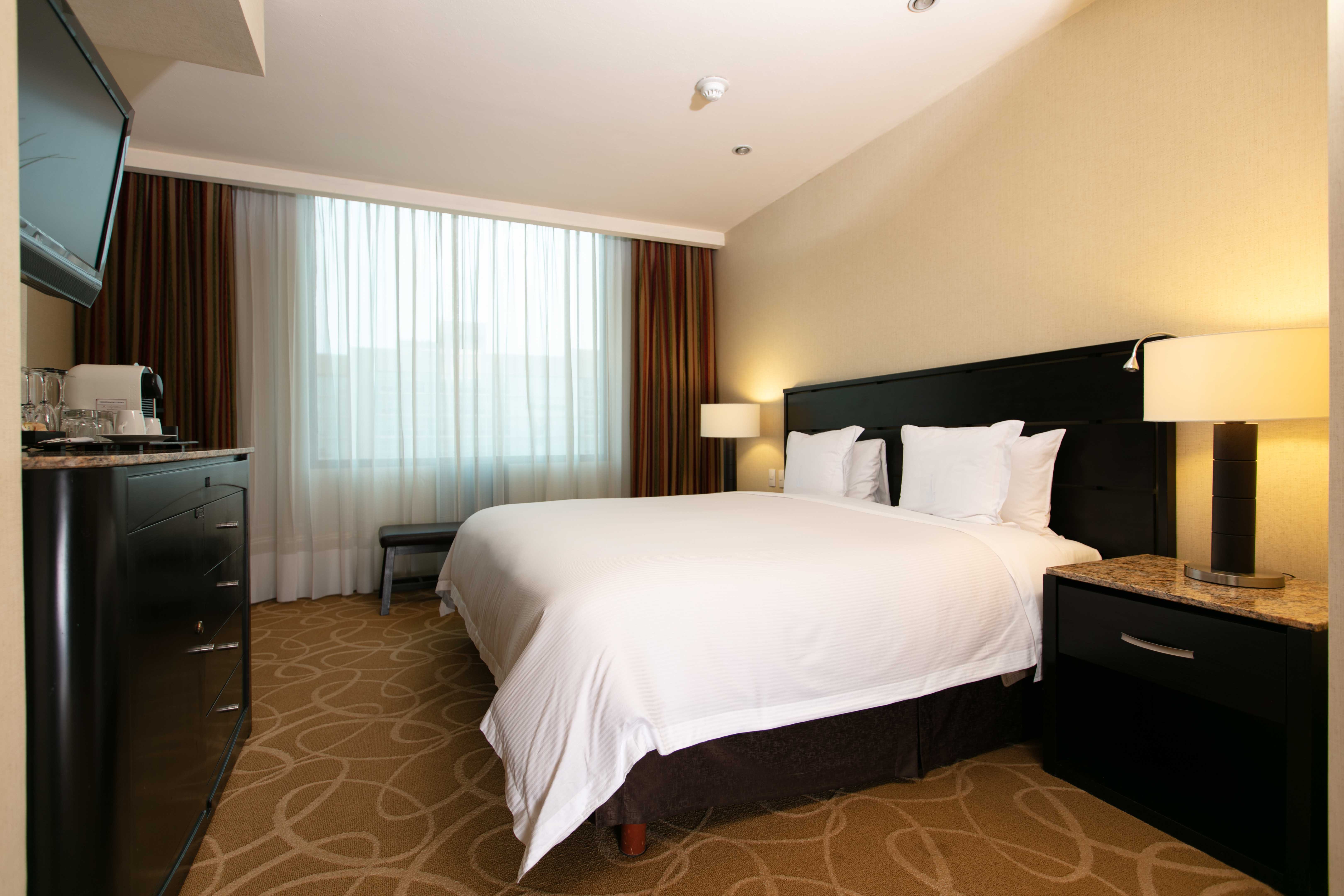 Double Deluxe One Bed